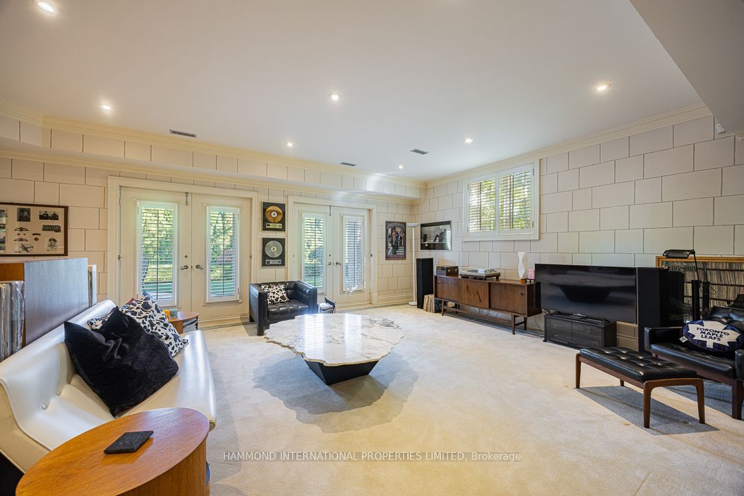48 Old Park Lane Property Photo 28