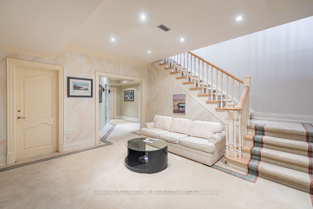 48 Old Park Lane Property Photo 41