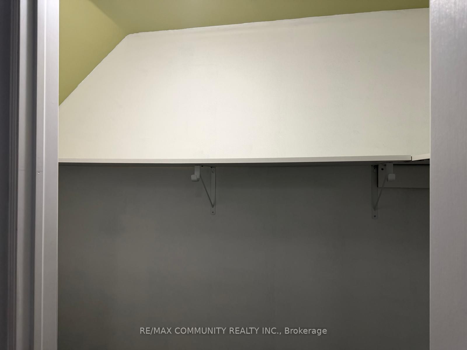 8 Terry Fox Street Property Photo 6