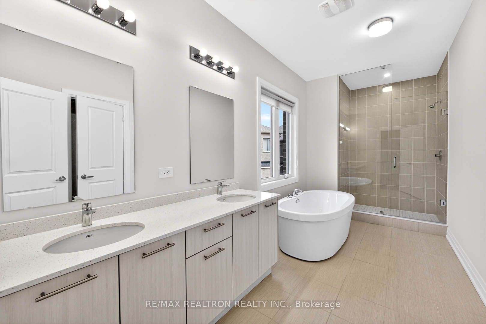 28 Tipp Drive Property Photo 29