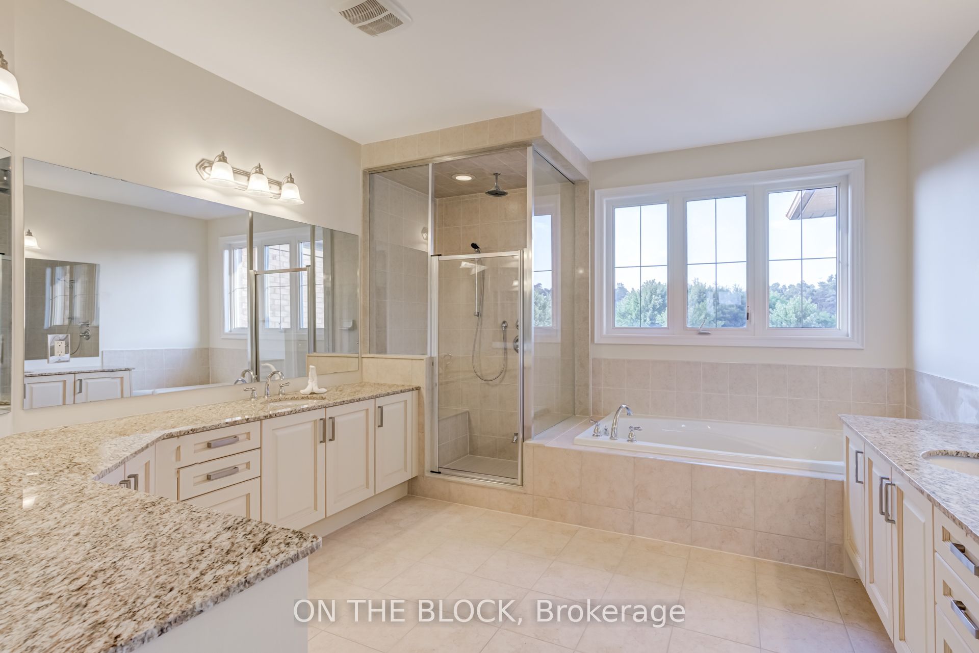24 Whitewood Drive Property Photo 8