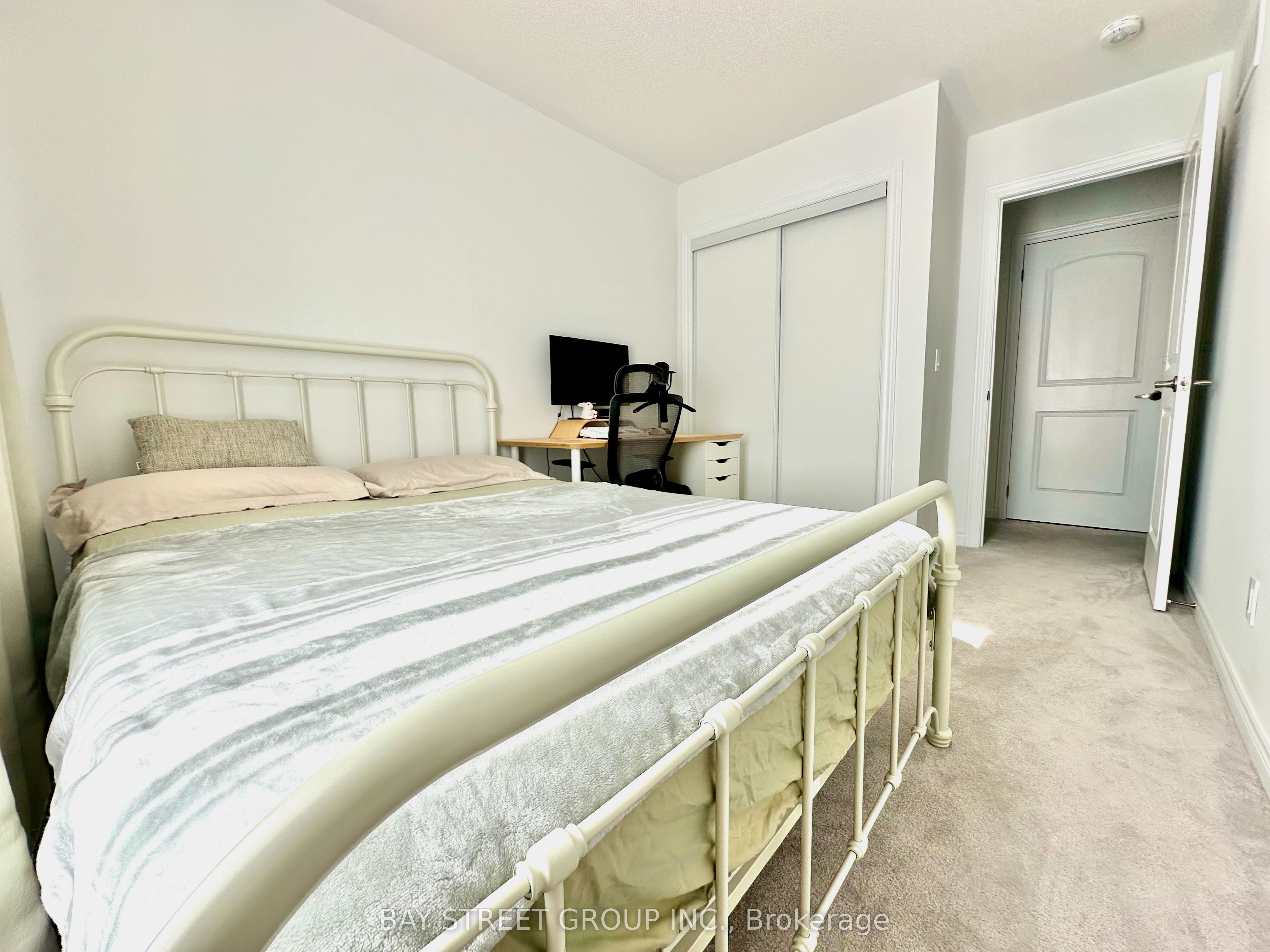 11770 10th Line Property Photo 18