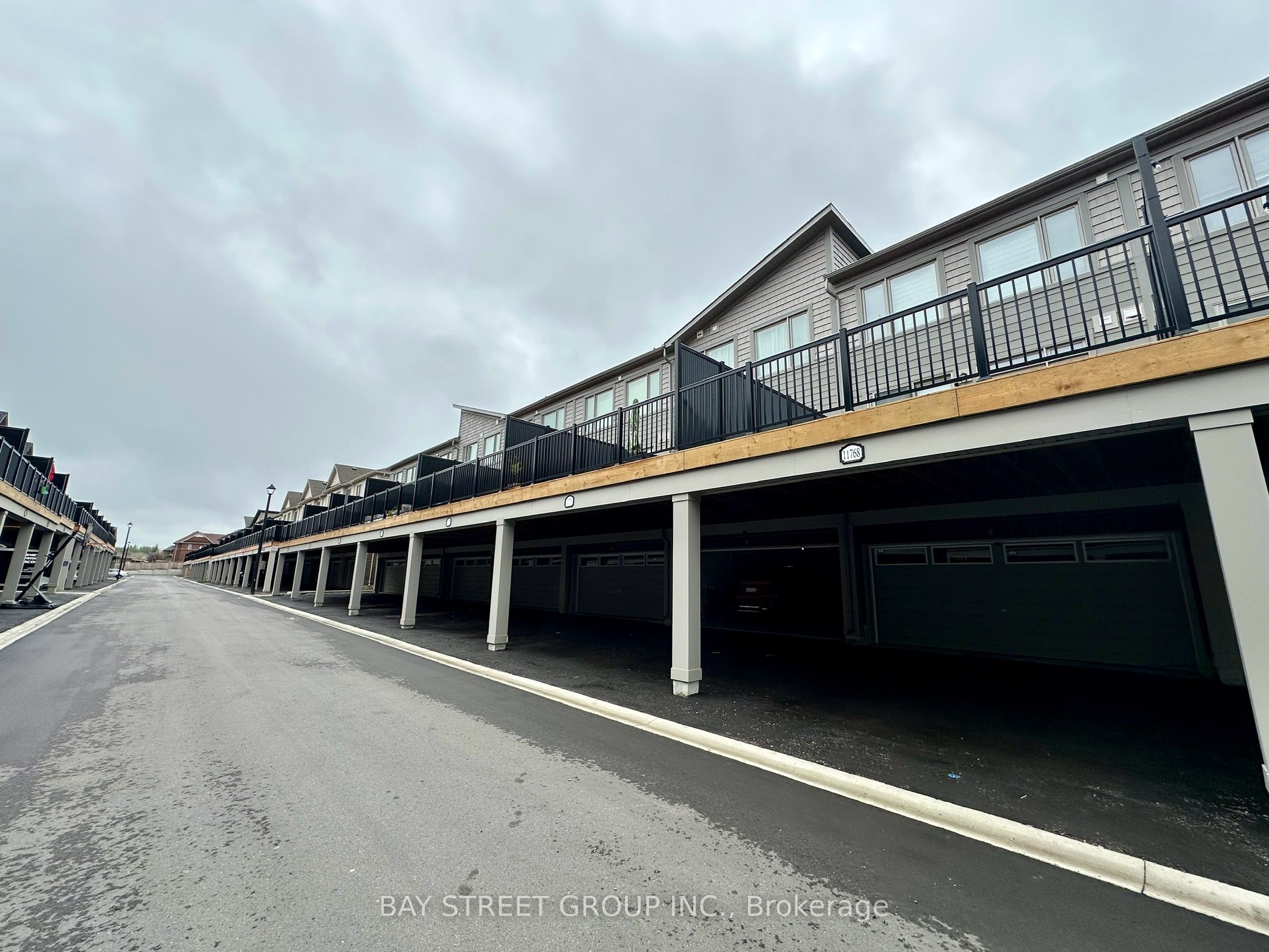 11770 10th Line Property Photo 21