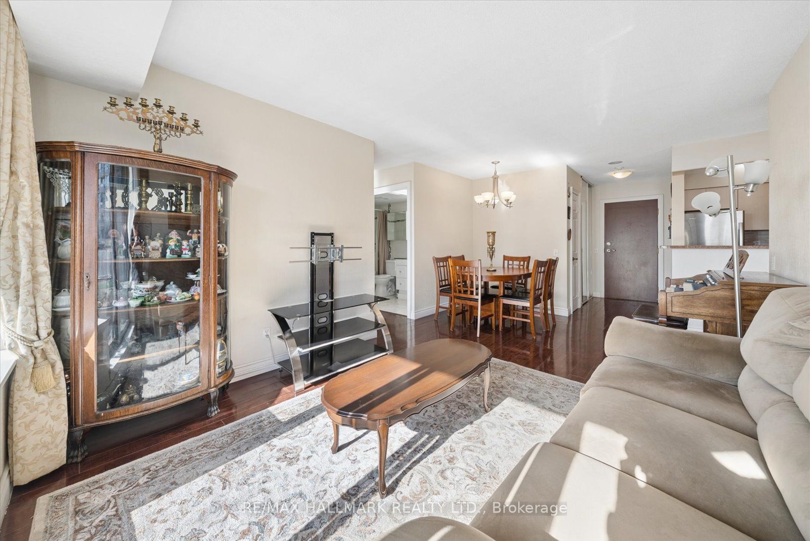 81 Townsgate Drive 512 Property Photo 7