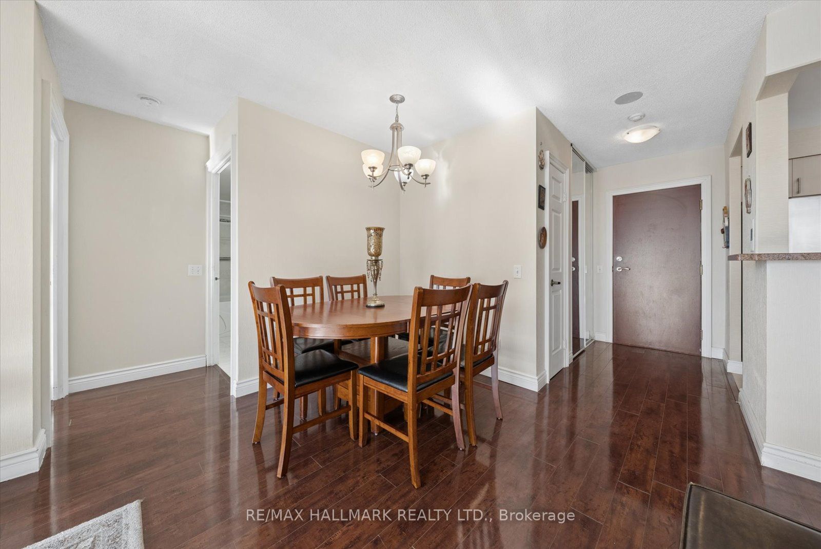 81 Townsgate Drive 512 Property Photo 10