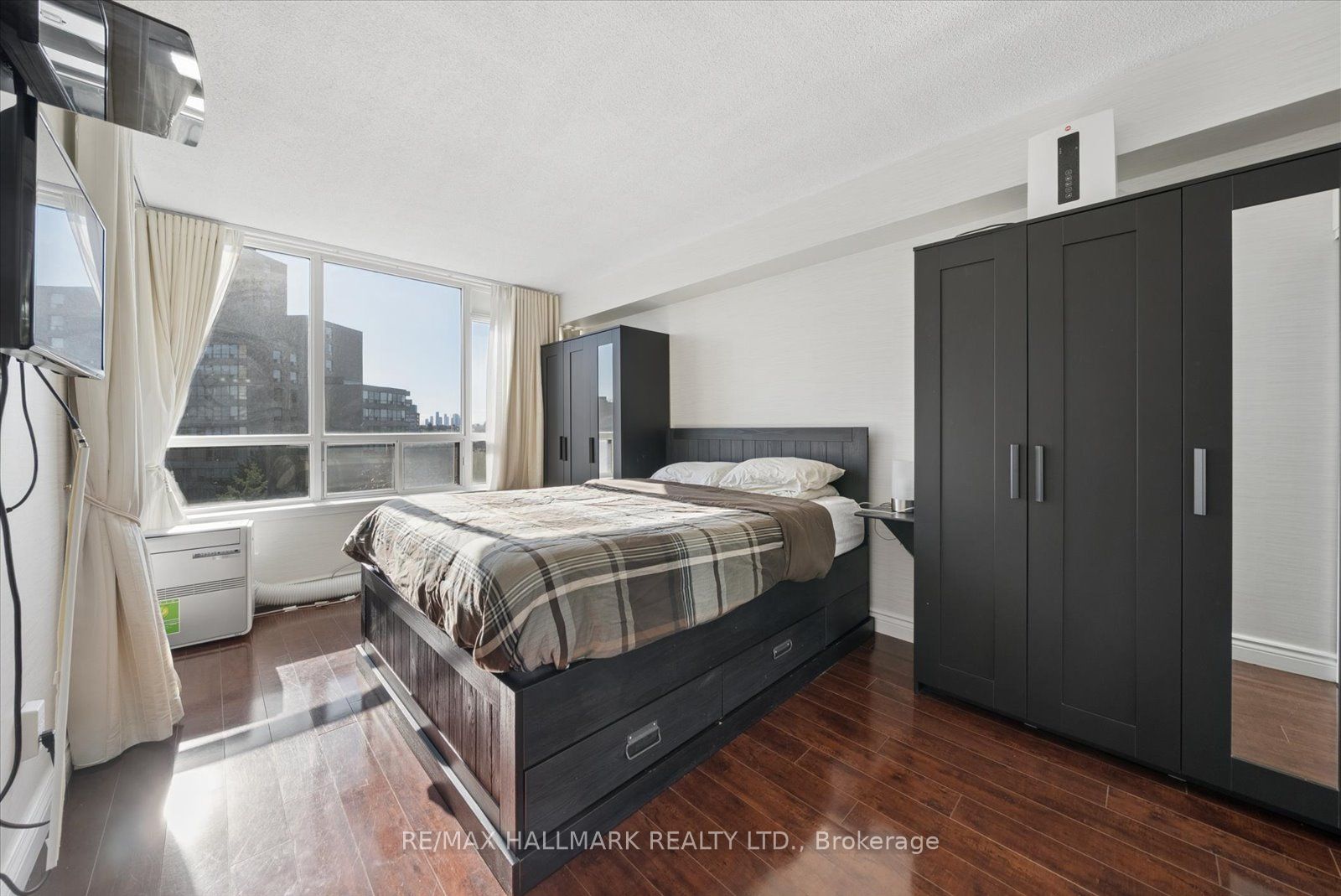 81 Townsgate Drive 512 Property Photo 15