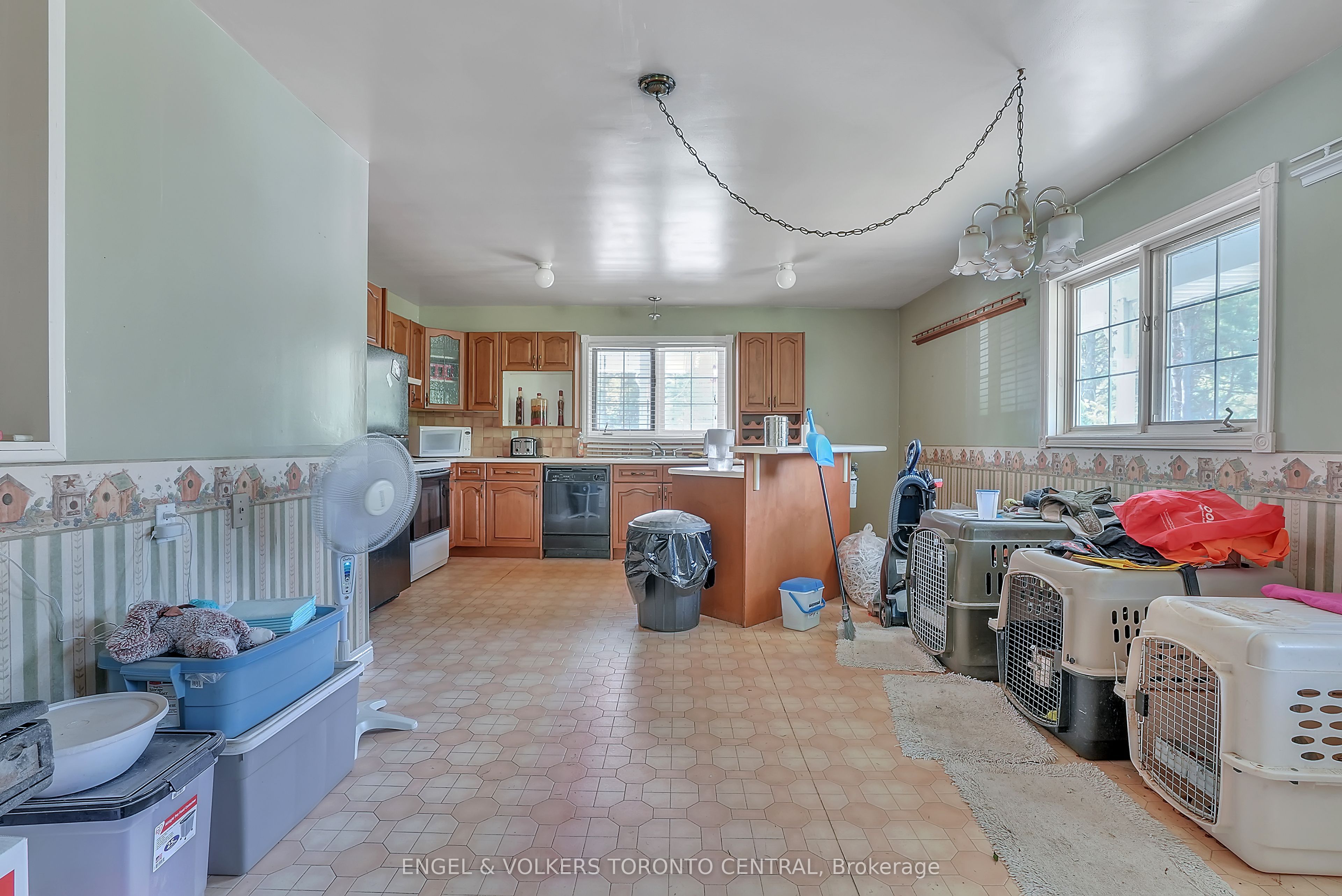 1946 Wilkinson Street Property Photo 48