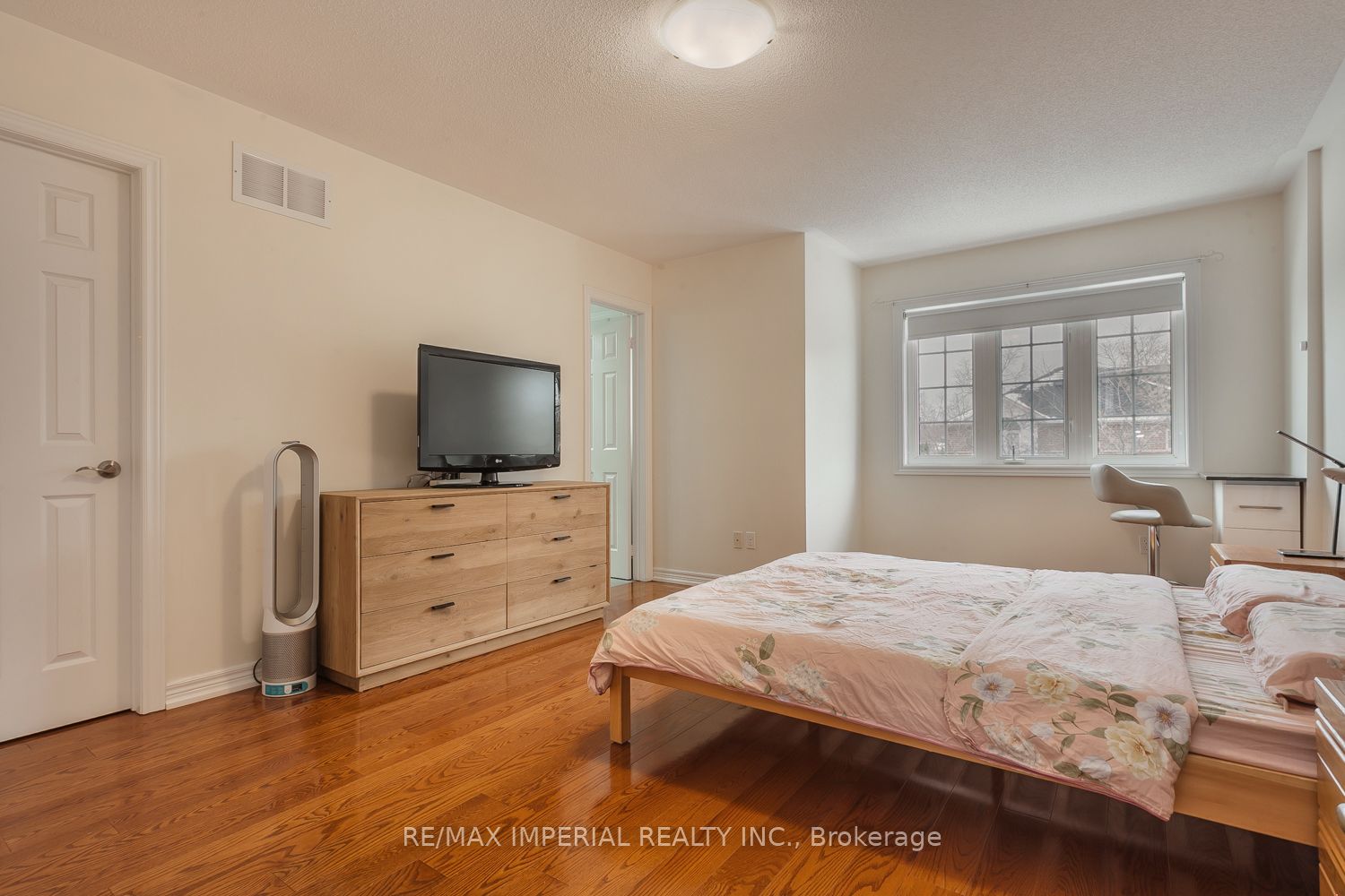85 Ne Maple Ridge Crescent E Property Photo 14