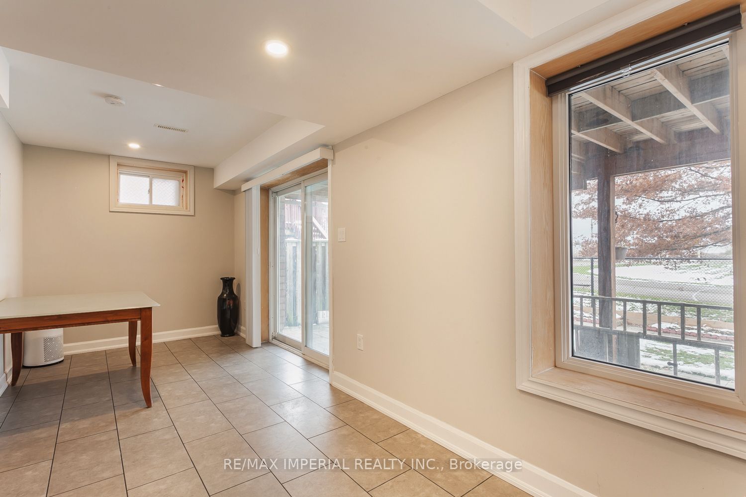 85 Ne Maple Ridge Crescent E Property Photo 22