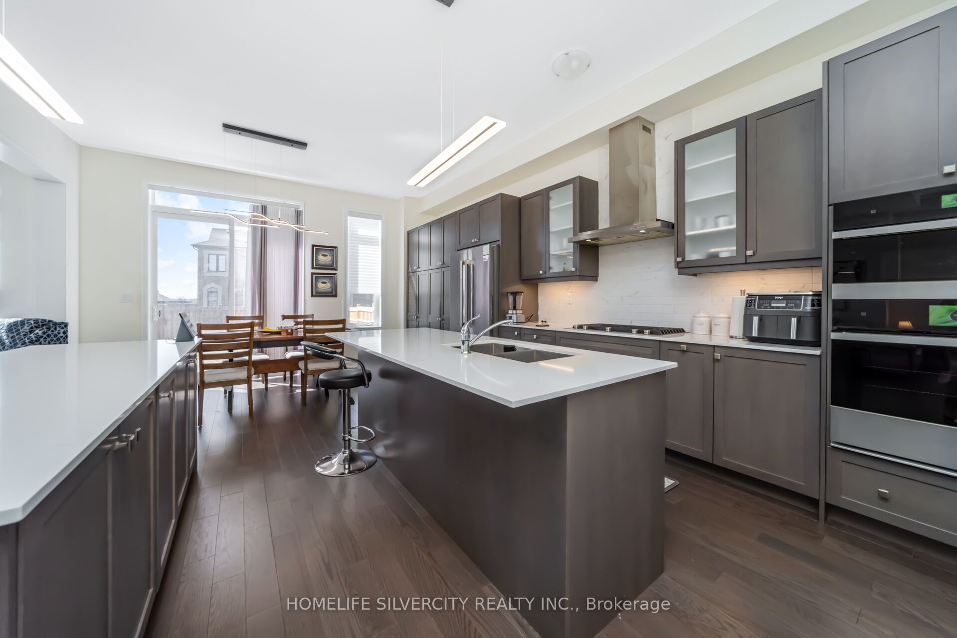 31 Canard Drive Property Photo 11