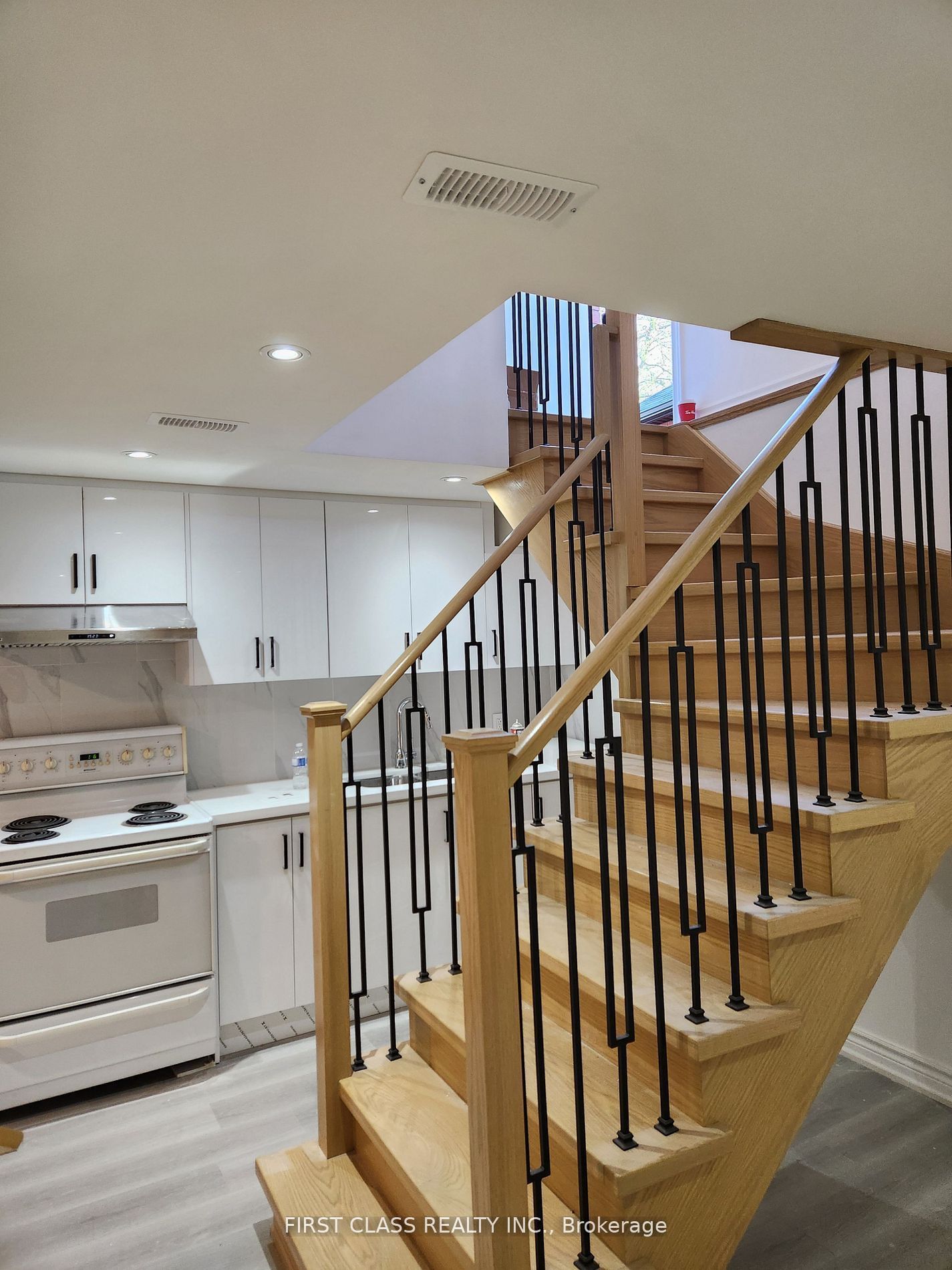 36 Soho Crescent Basement Property Photo 2