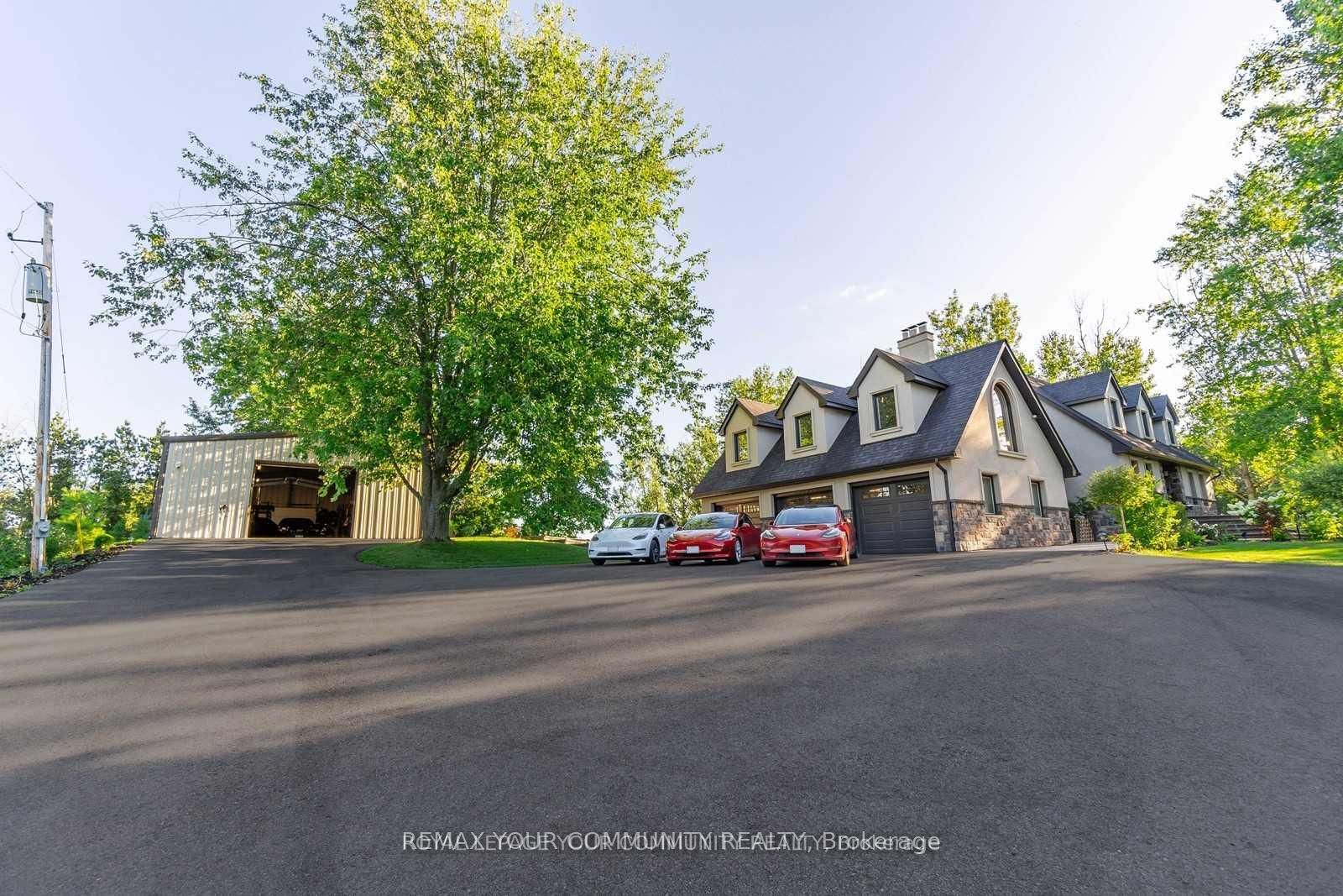 6743 3rd Line Property Photo 11
