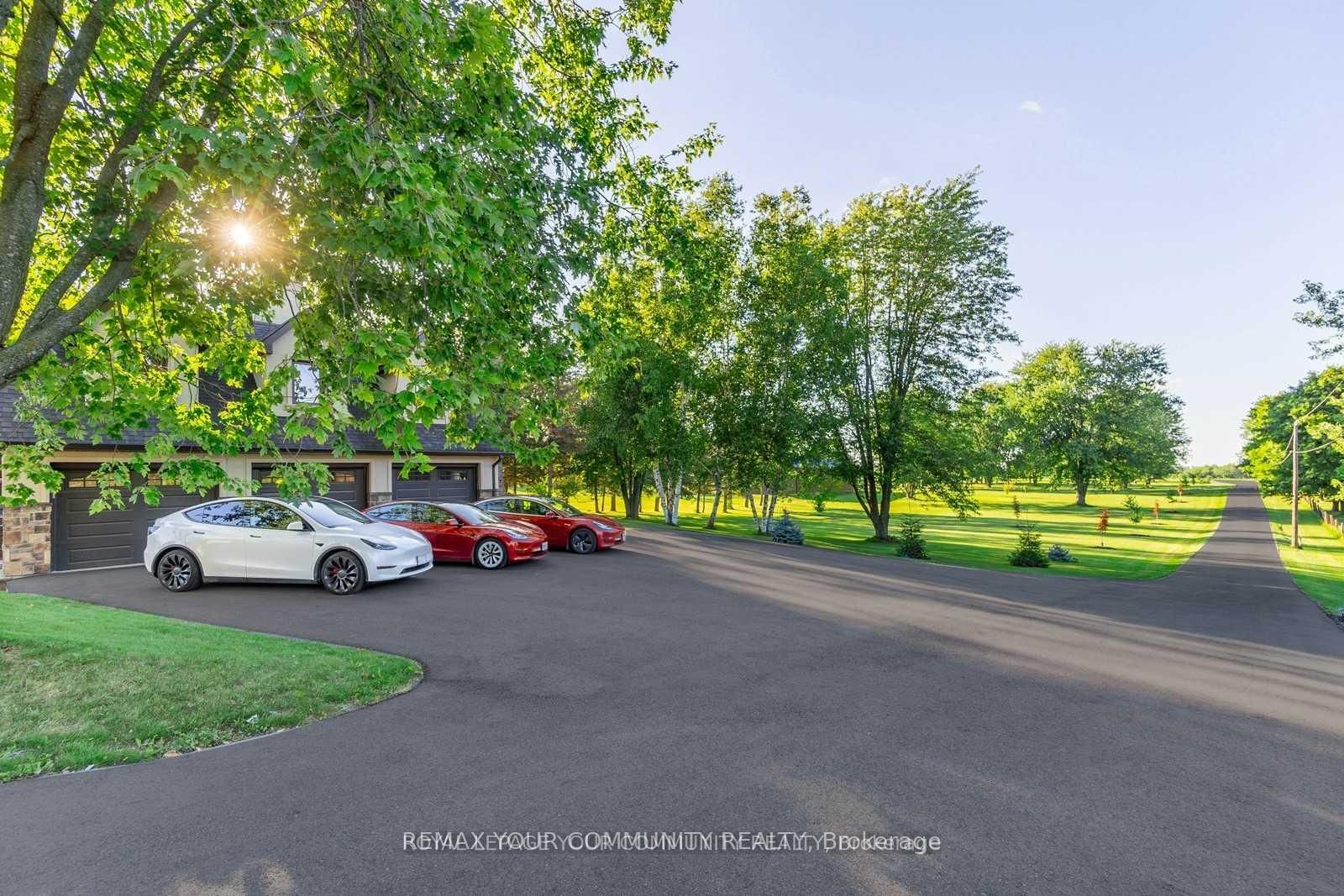 6743 3rd Line Property Photo 12