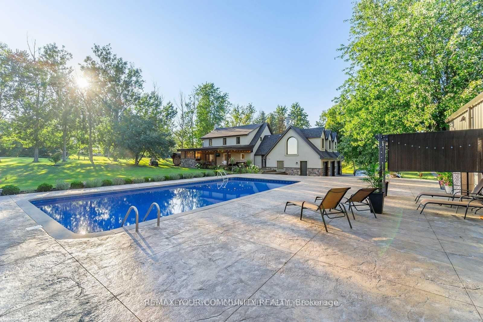 6743 3rd Line Property Photo 38