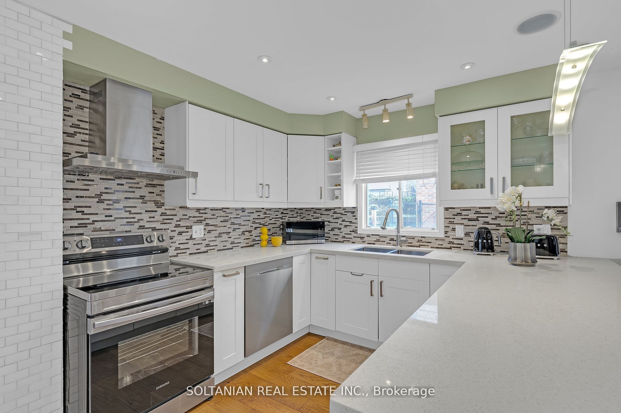 54 Braeburn Drive Property Photo 12