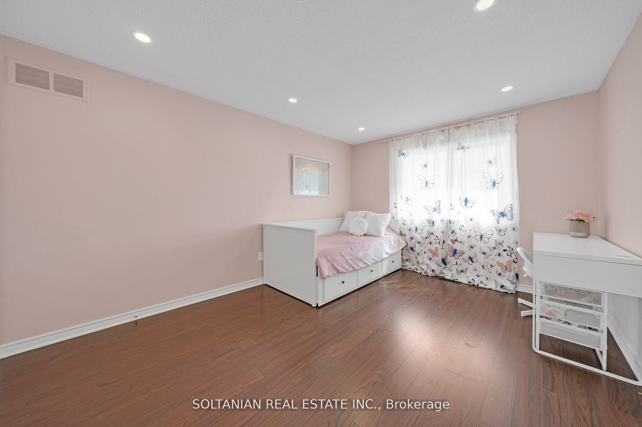 54 Braeburn Drive Property Photo 27