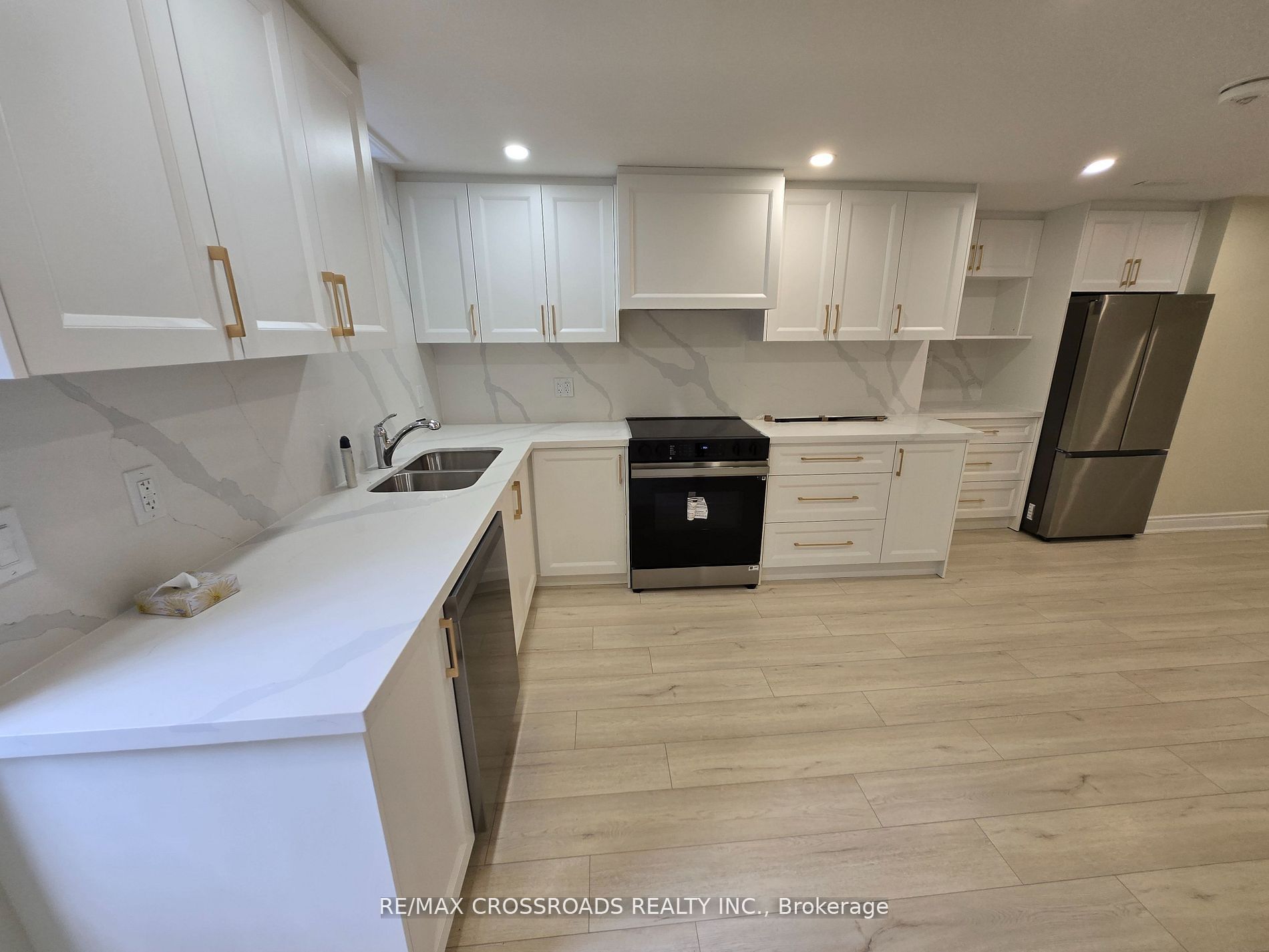 66 Morrison Crescent Basement Apartment Property Photo 1