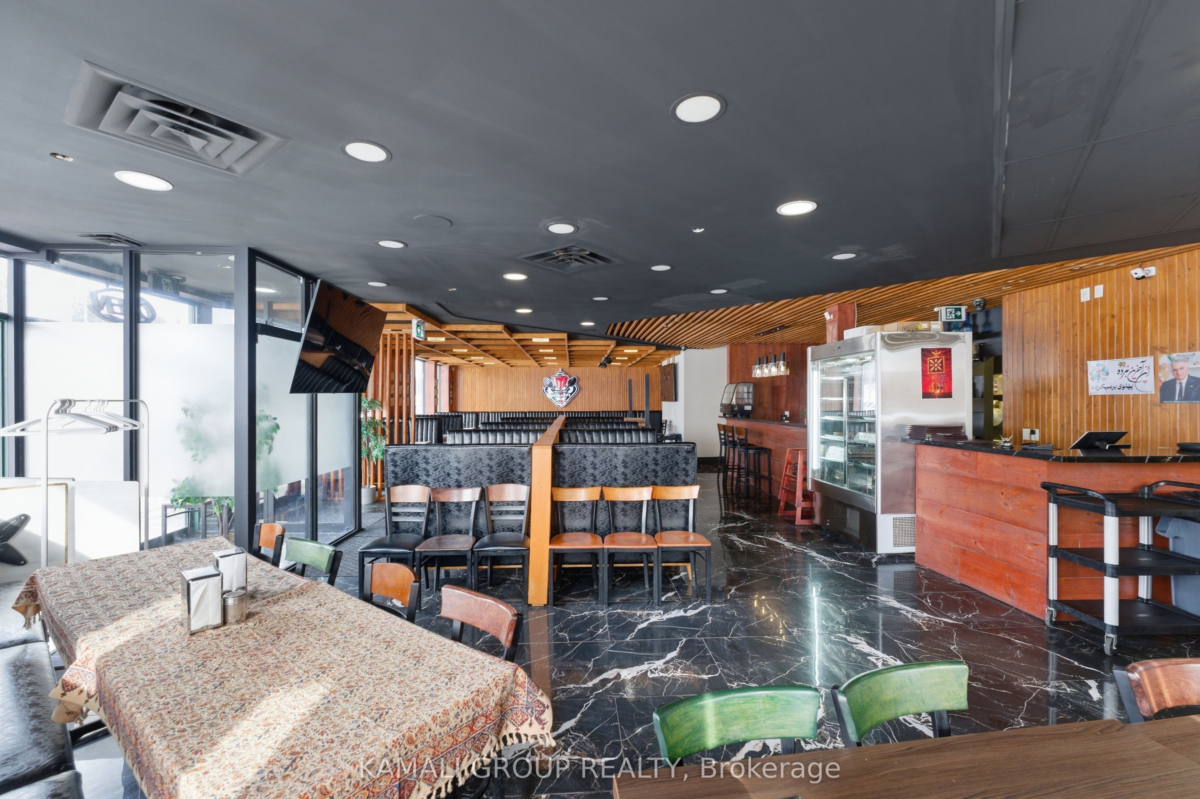 10815 Bathurst Street N 20 Property Photo 6