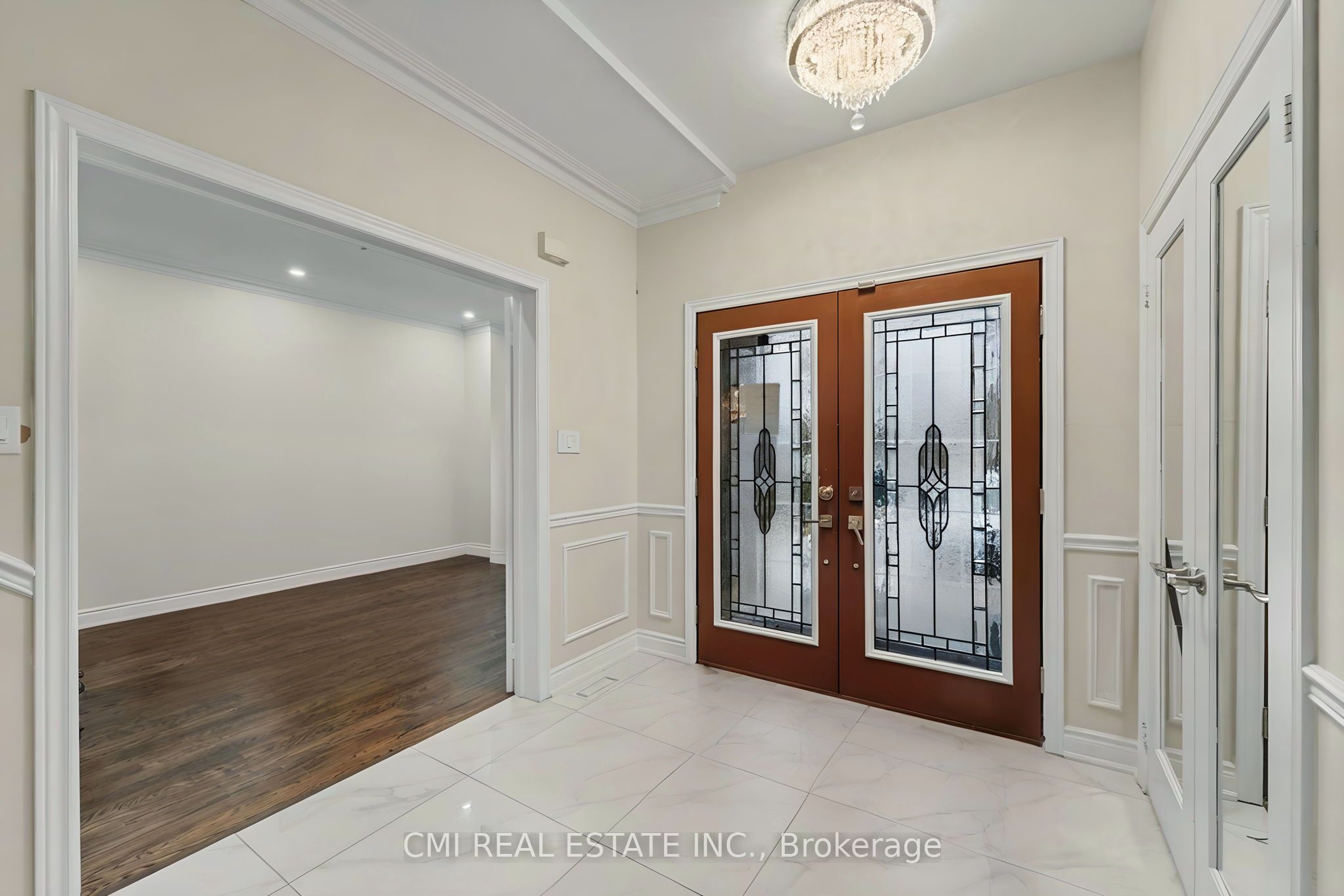 717 Vaughan Mills Road Property Photo 2