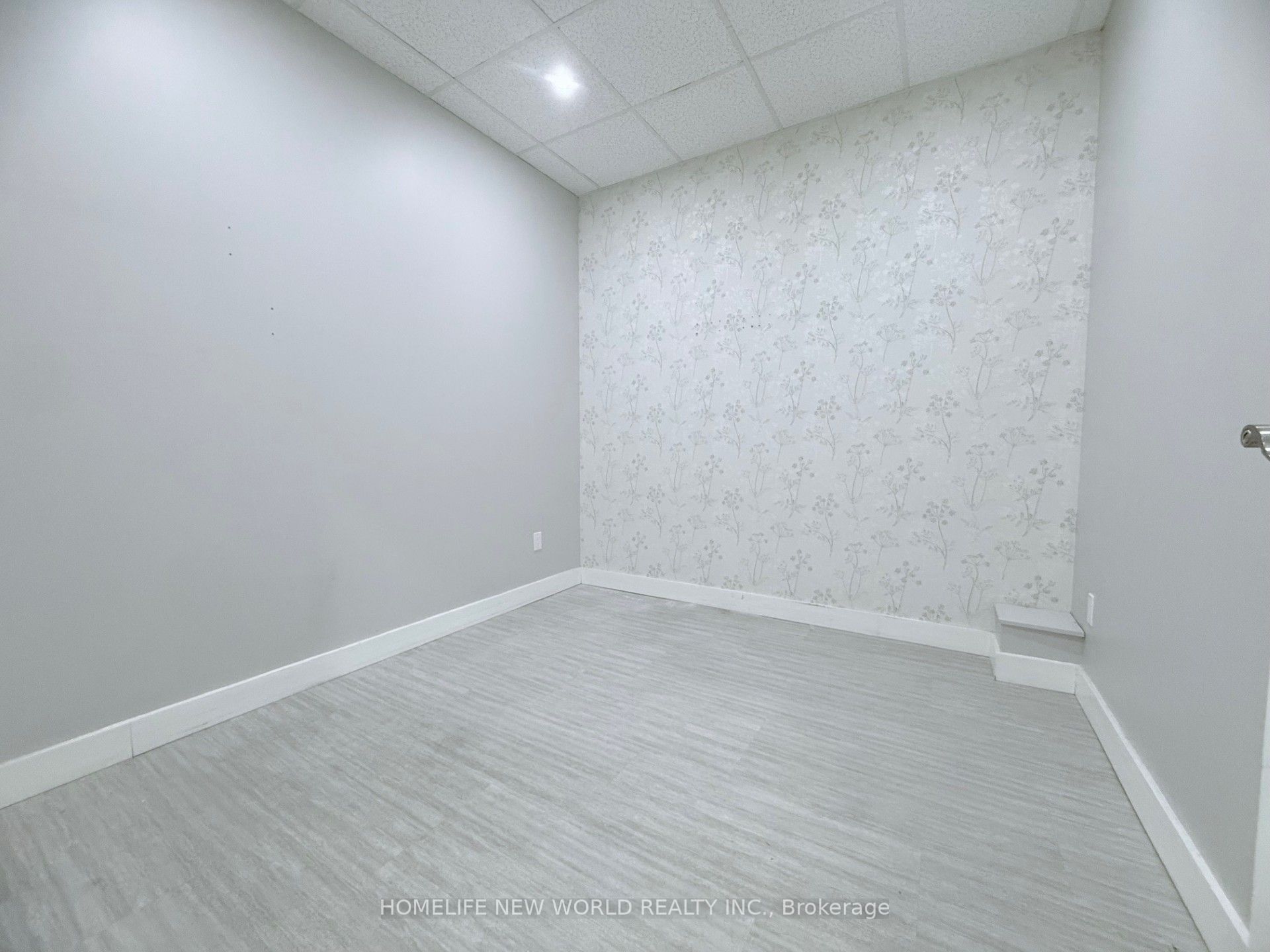 7181 Yonge Street 7 &108 &109 Property Photo 10