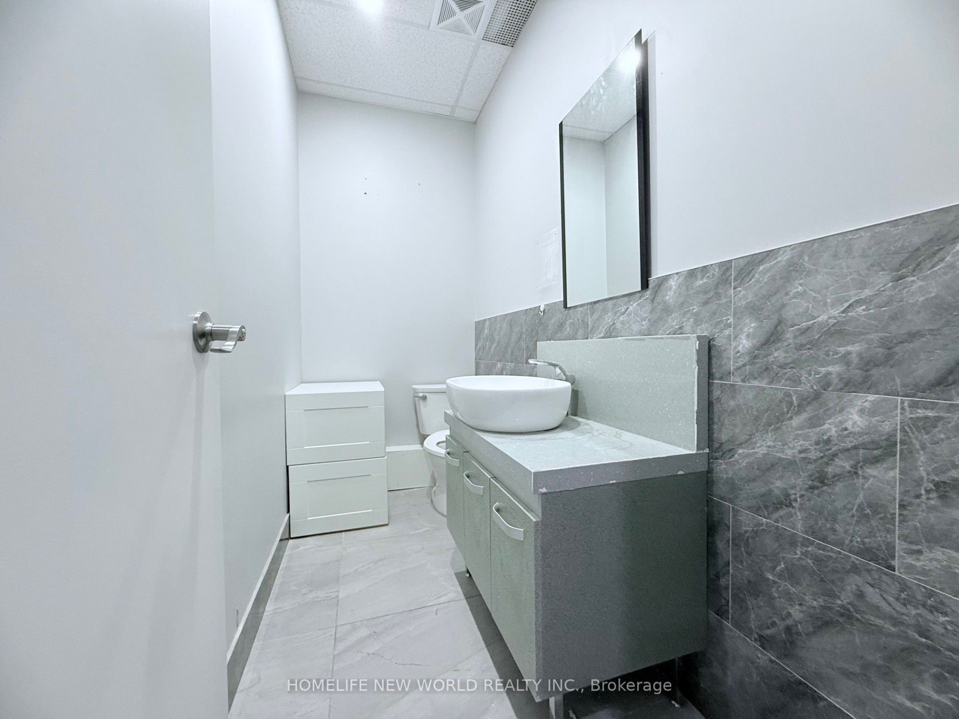 7181 Yonge Street 7 &108 &109 Property Photo 21