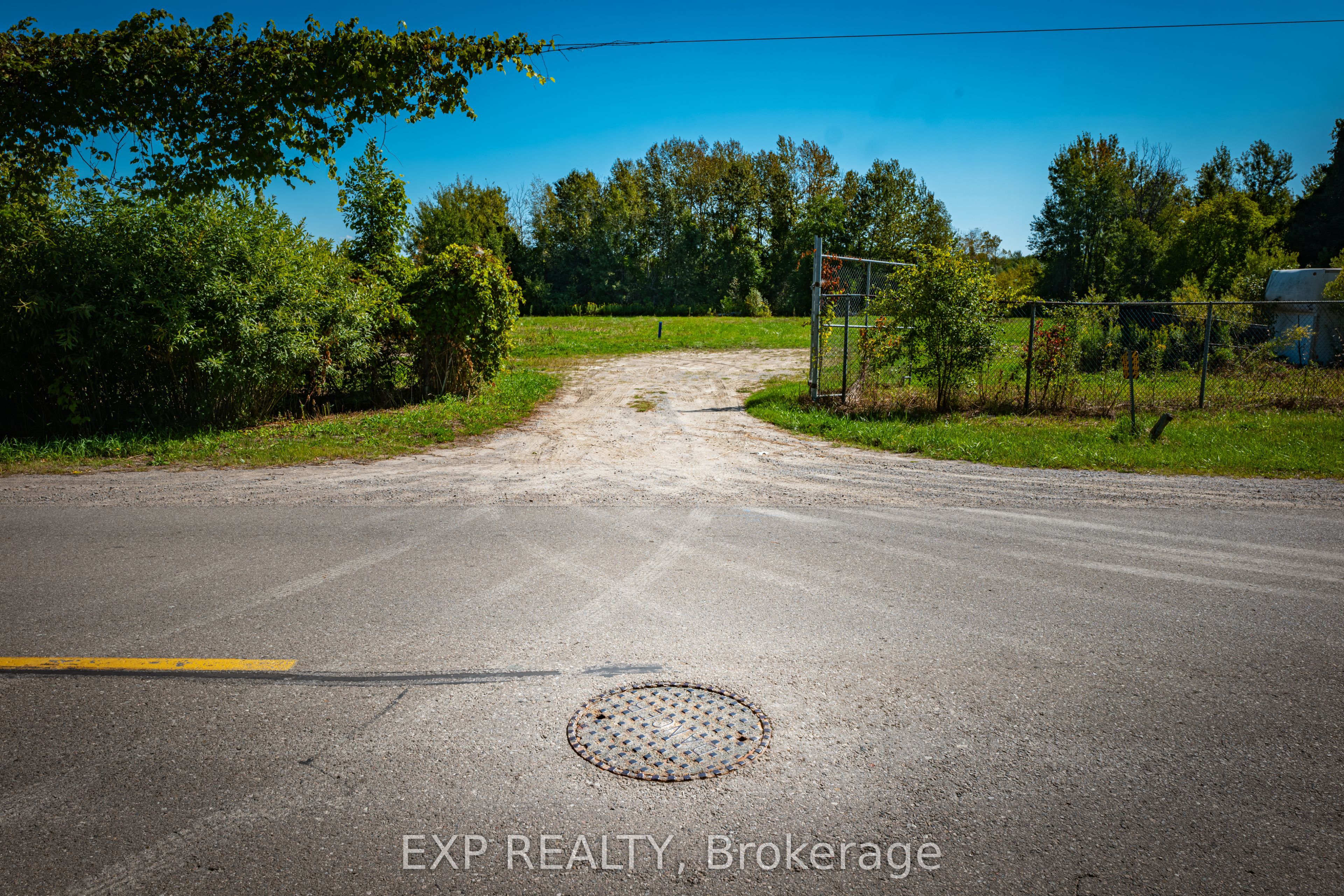 26839 Civic Centre Road Property Photo 7