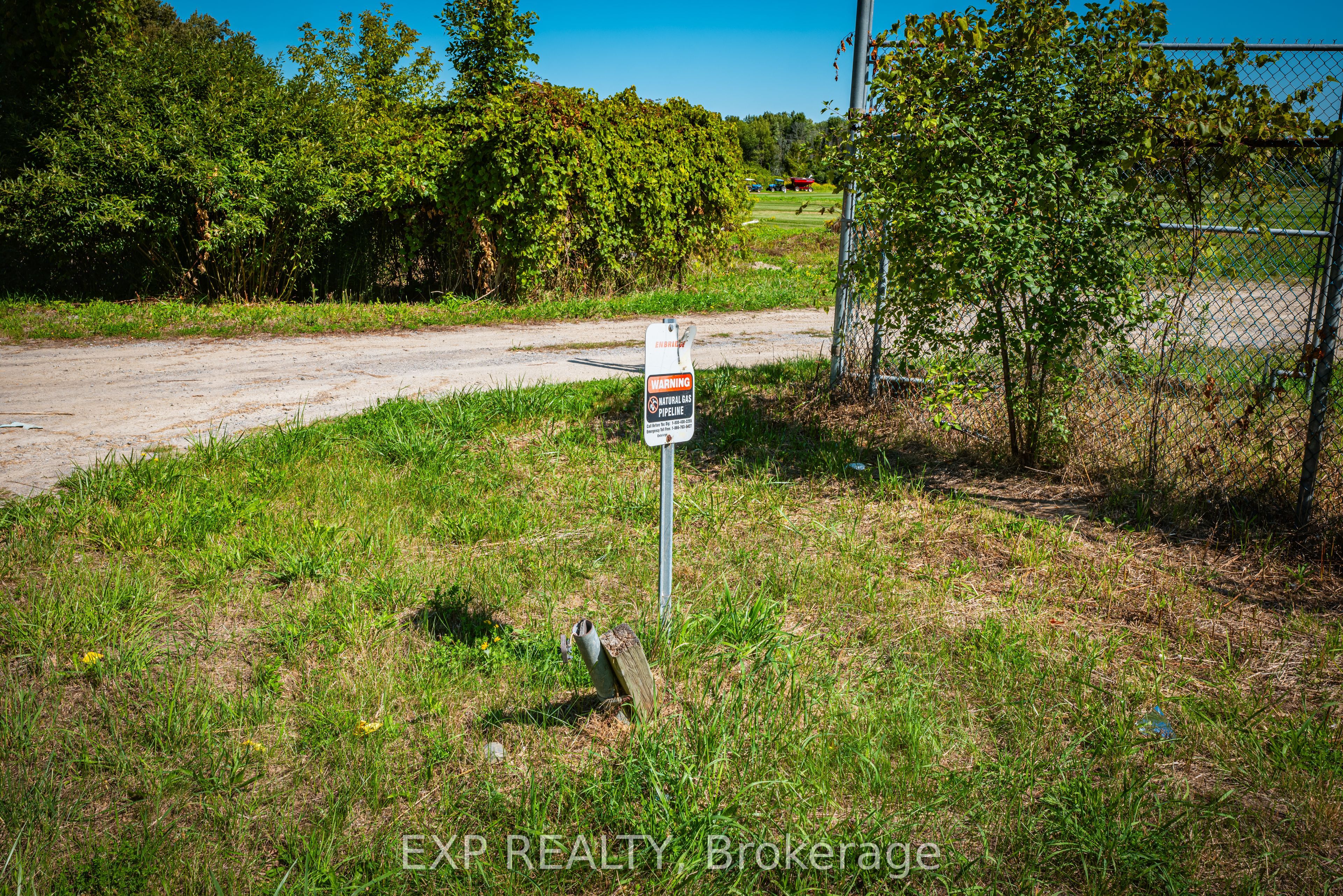26839 Civic Centre Road Property Photo 9