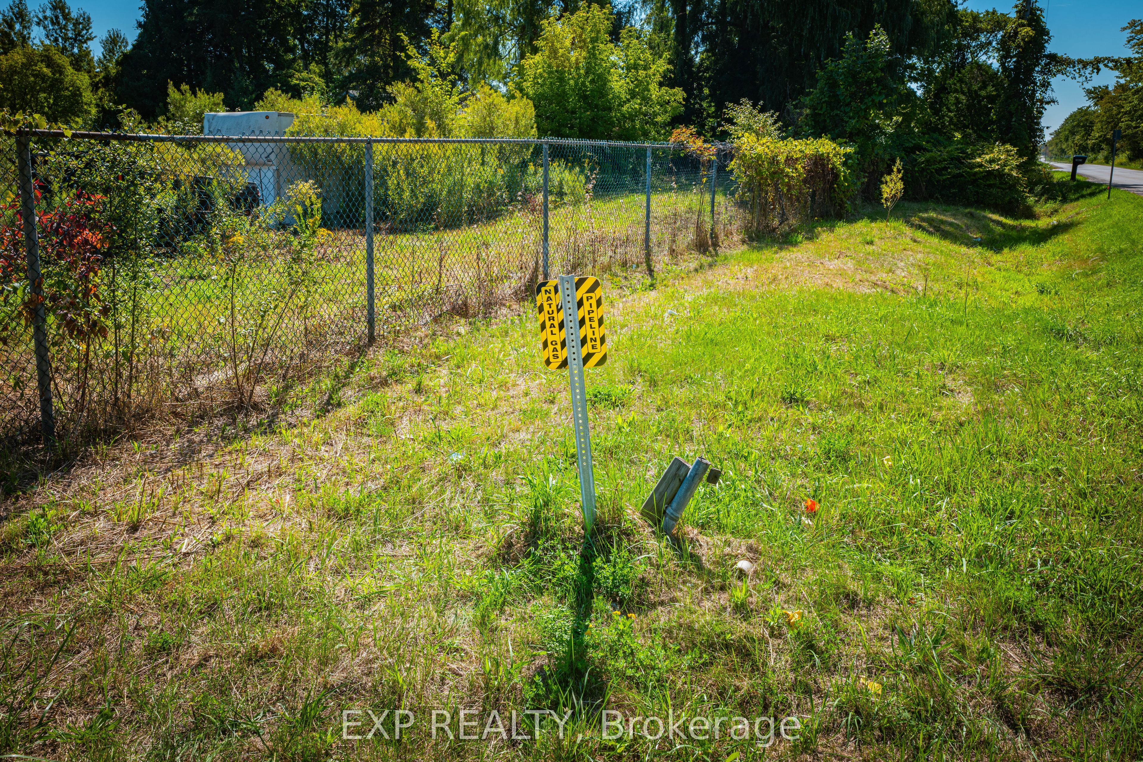 26839 Civic Centre Road Property Photo 10