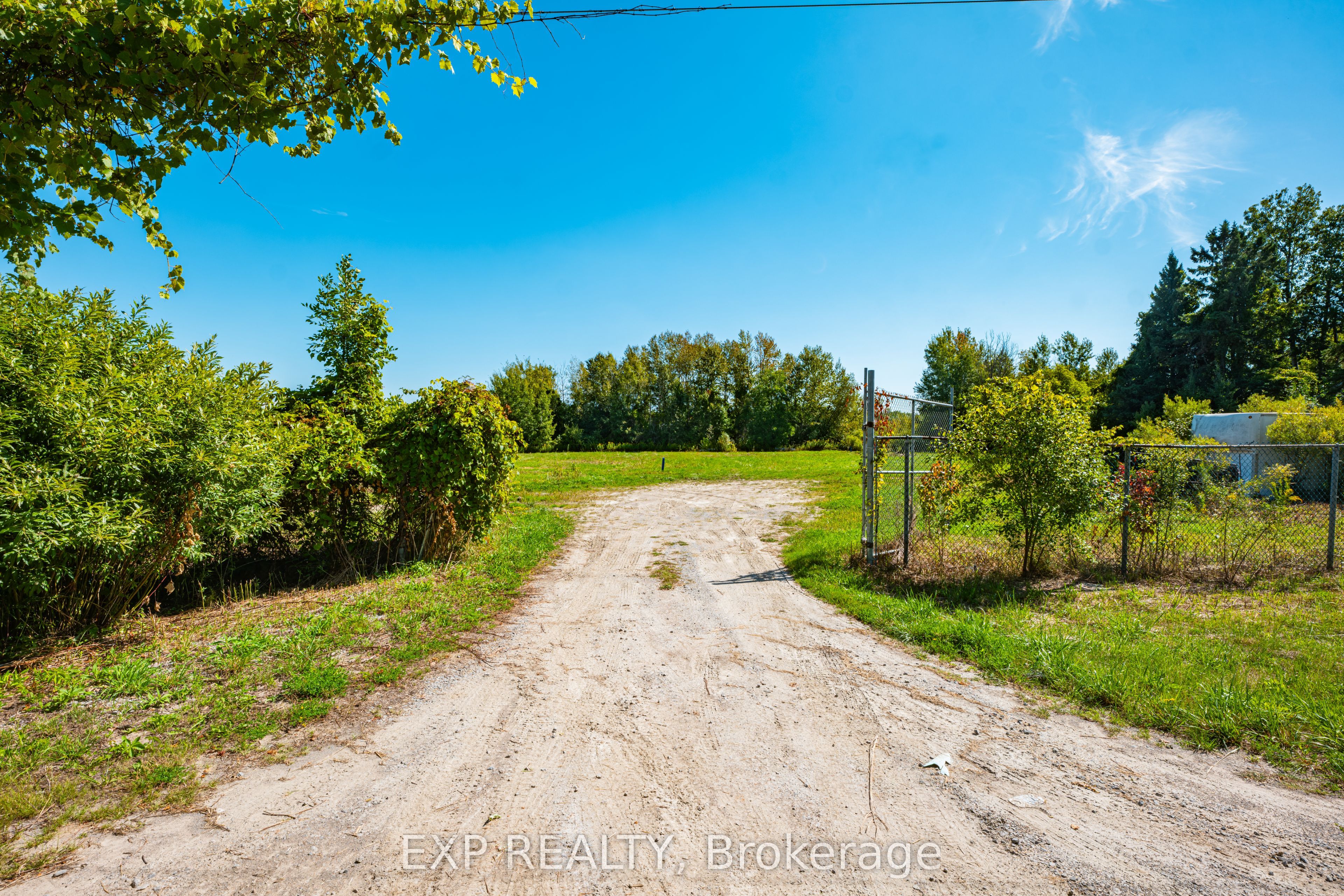 26839 Civic Centre Road Property Photo 11