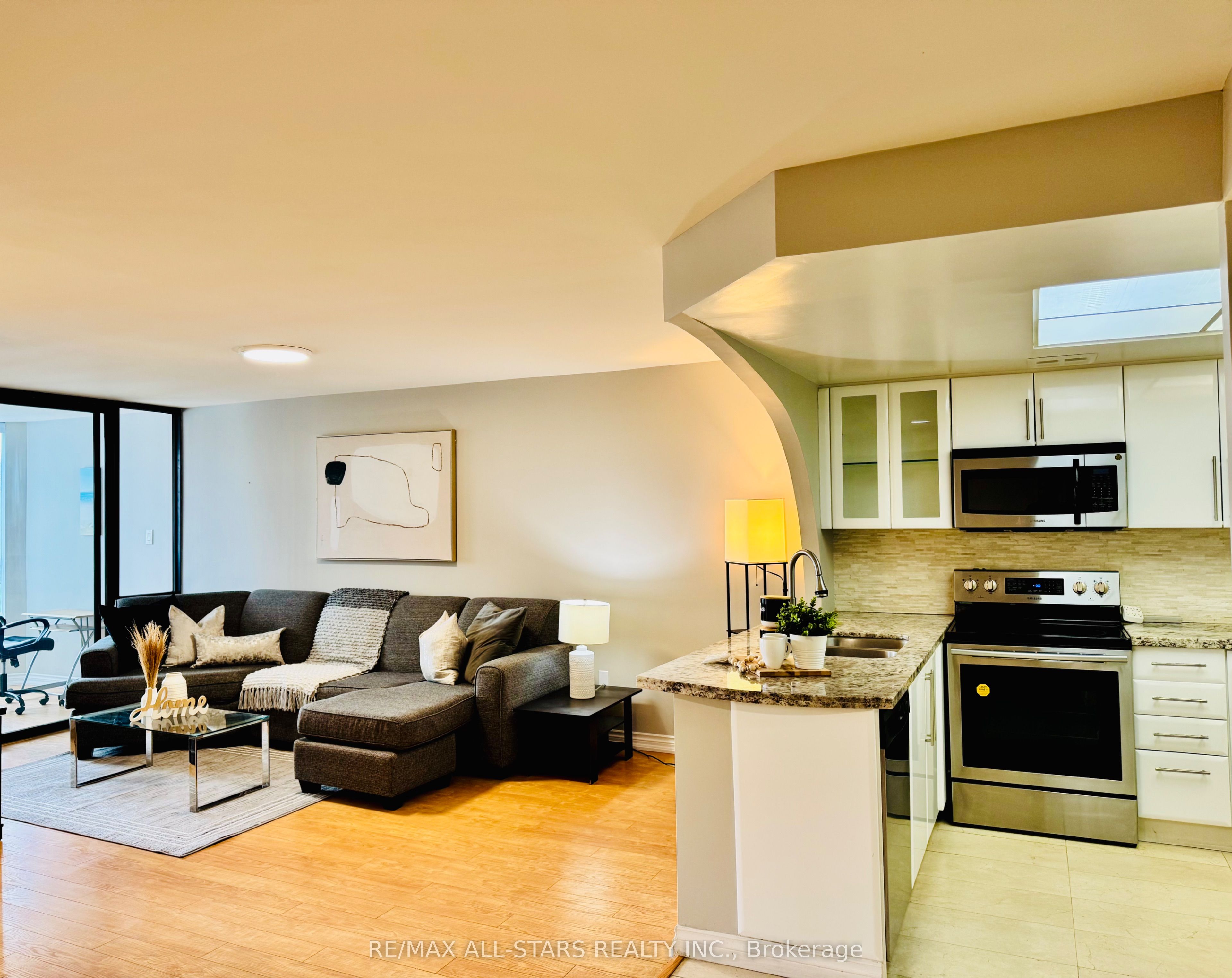 7601 Bathurst Street 402 Property Photo 12
