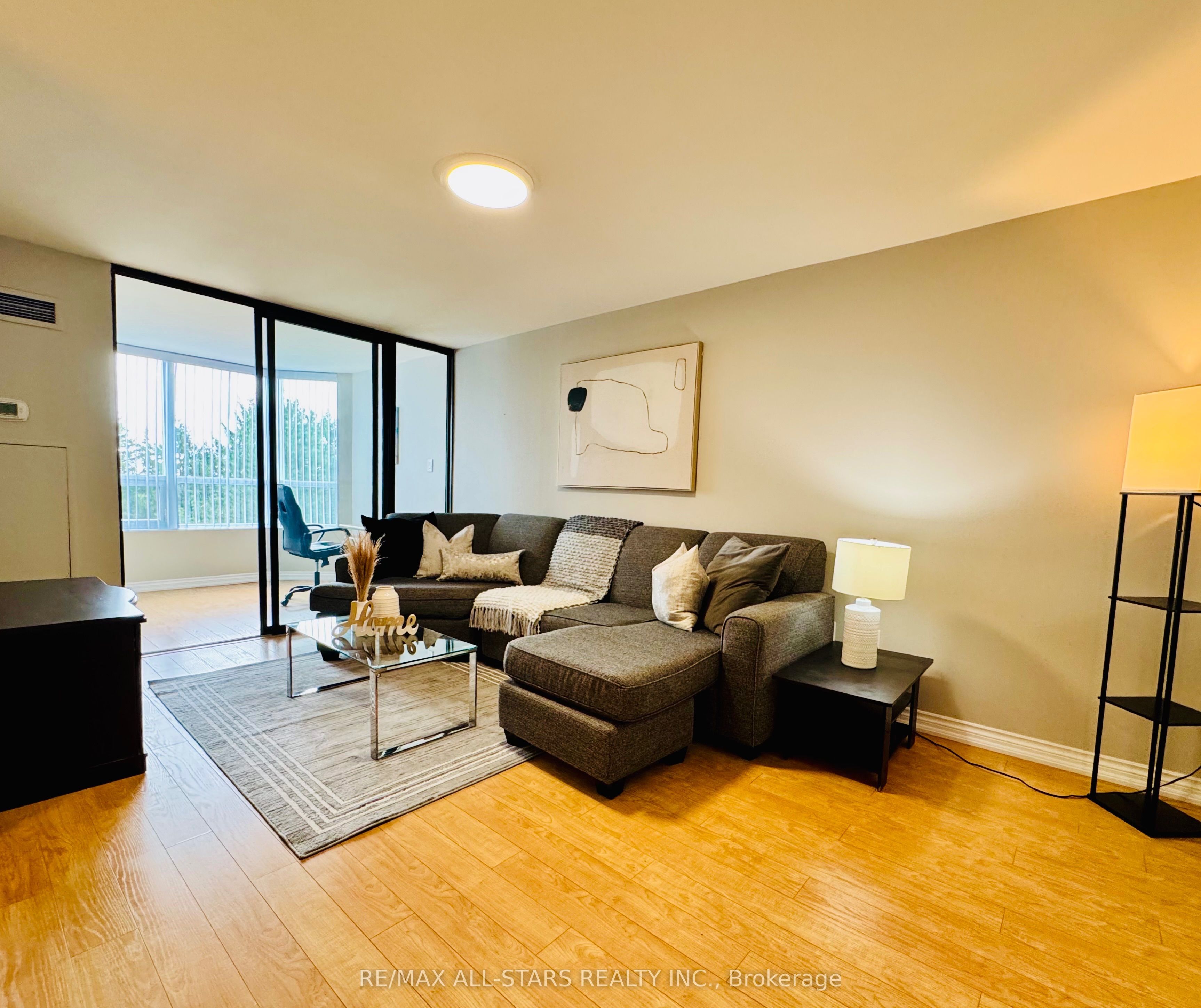 7601 Bathurst Street 402 Property Photo 16