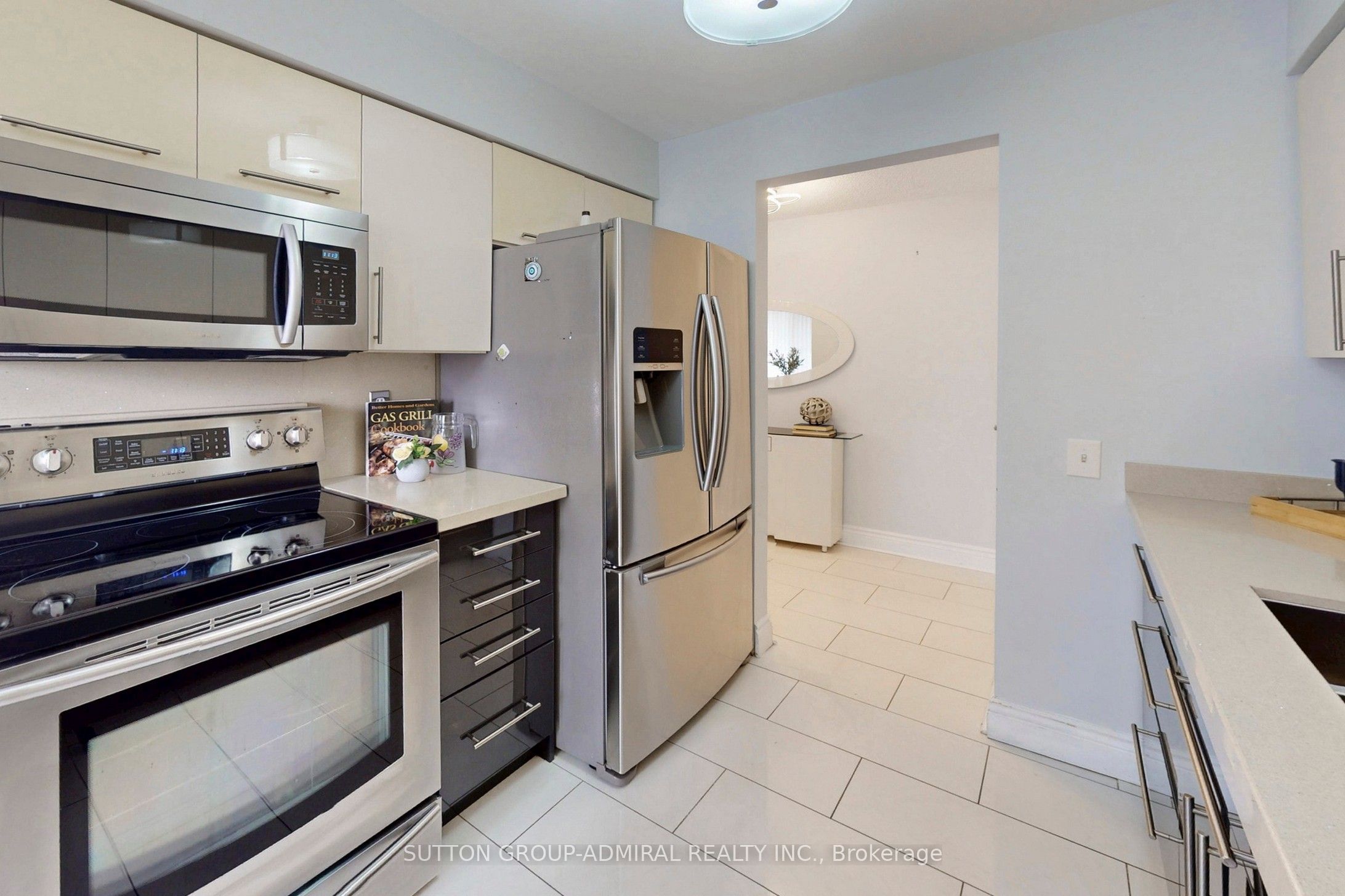 81 Townsgate Drive Ph208 Property Photo 10