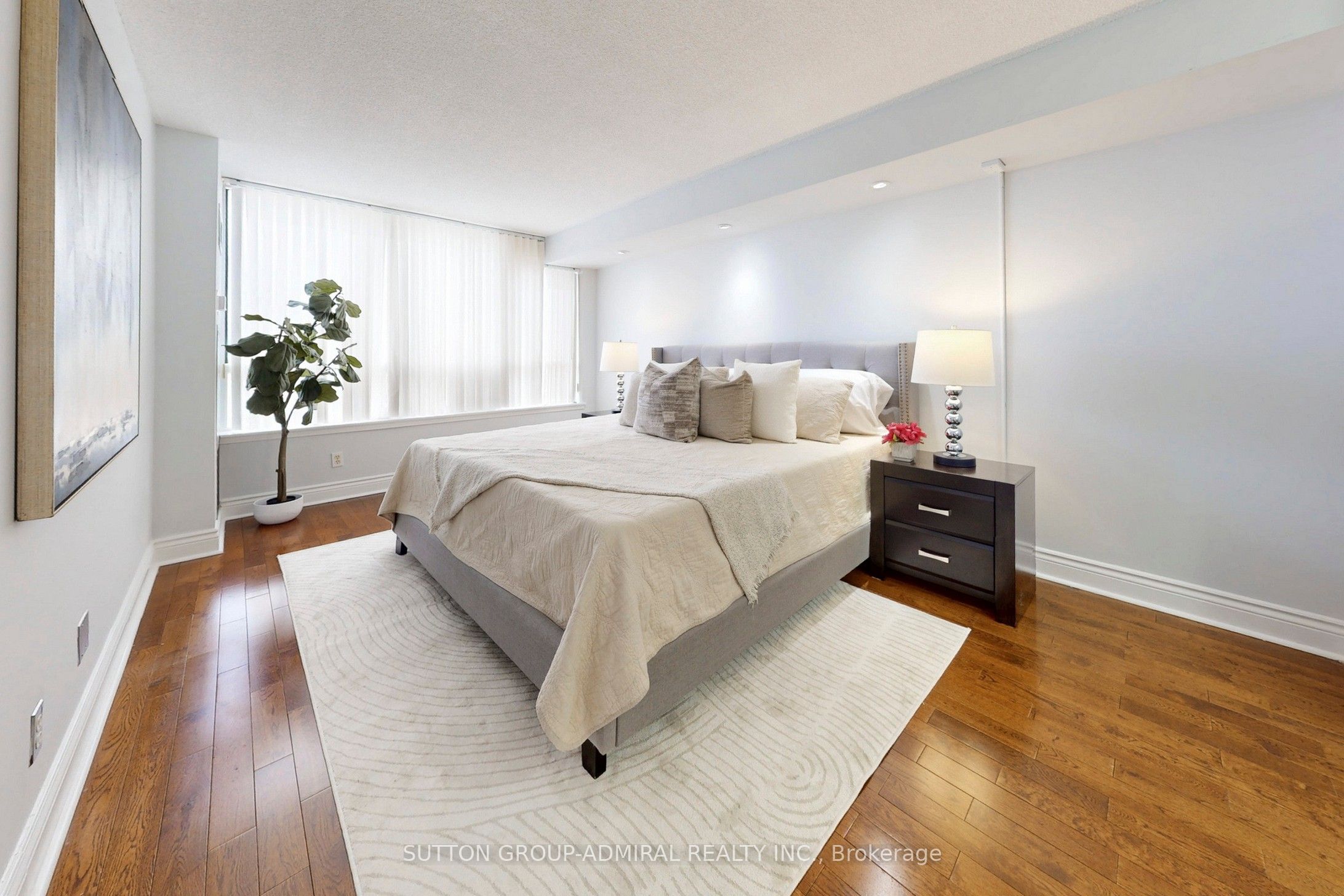 81 Townsgate Drive Ph208 Property Photo 13