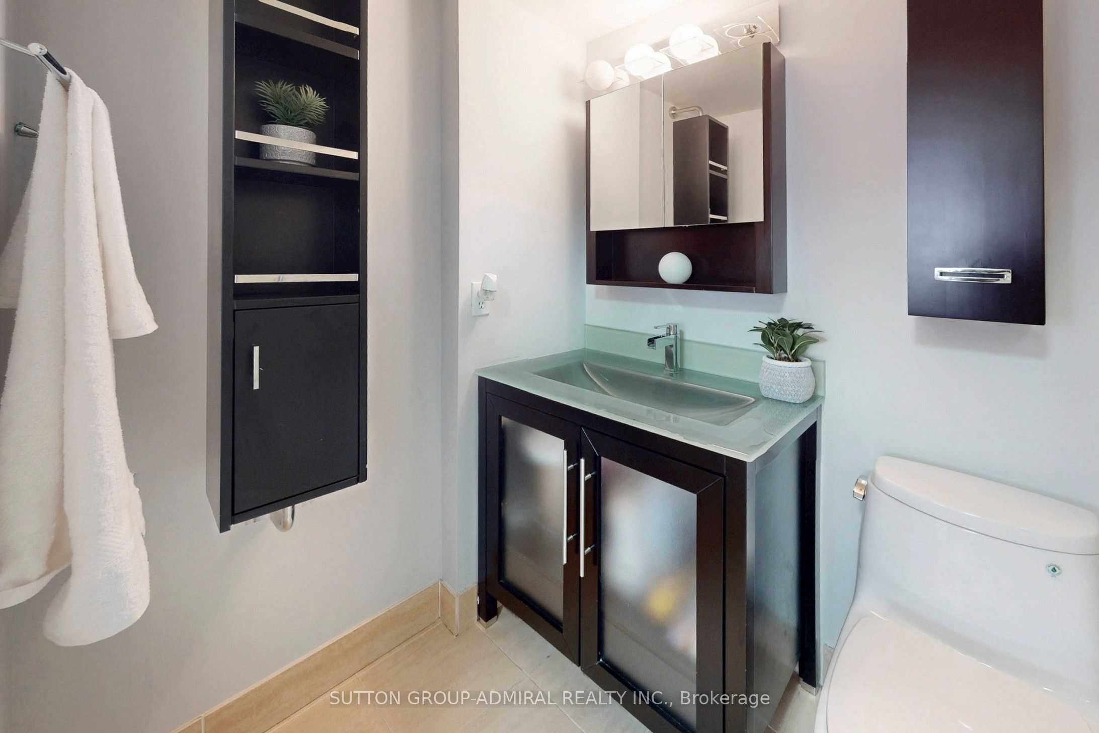 81 Townsgate Drive Ph208 Property Photo 16