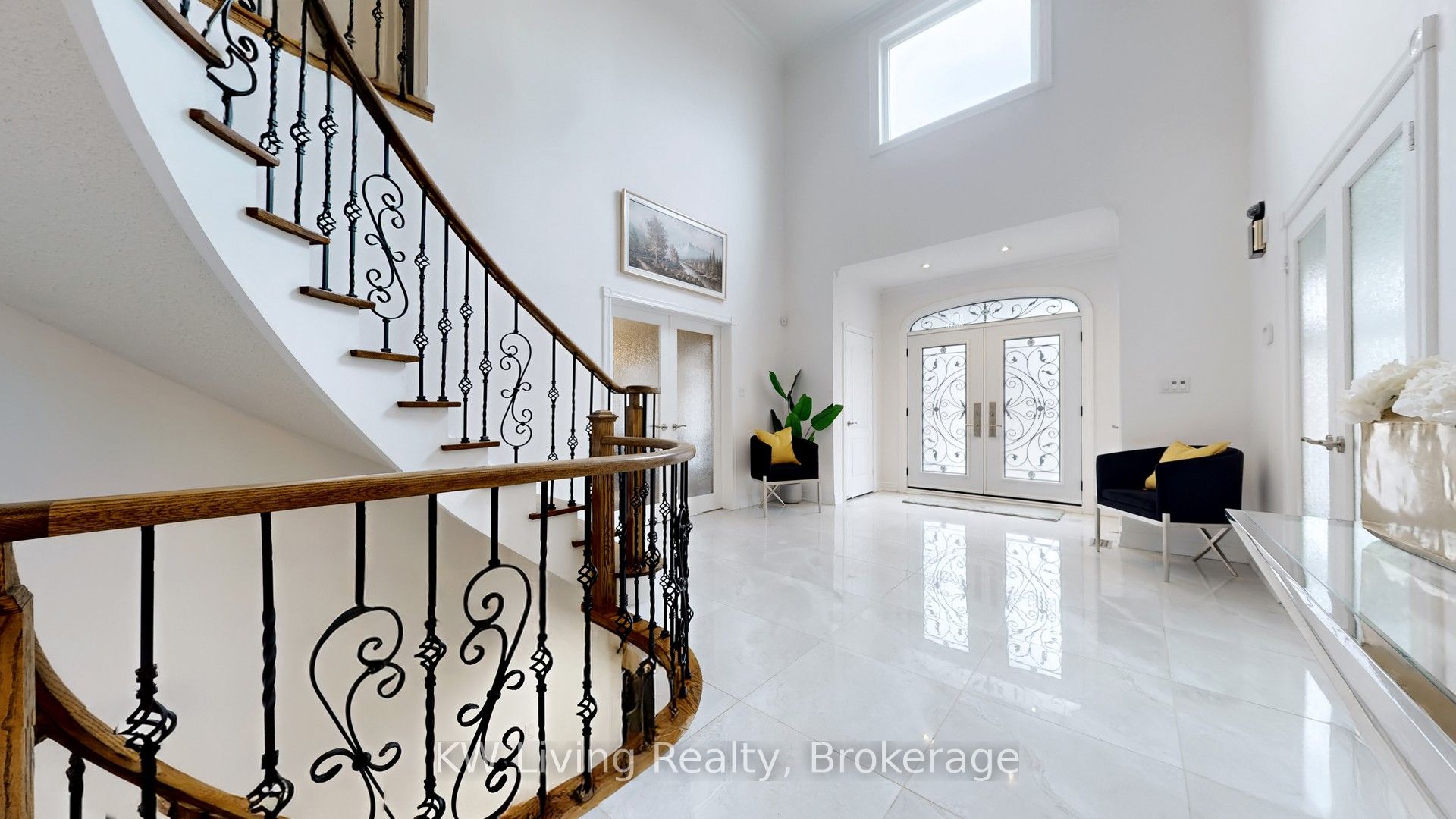 19 Spadina Road Property Photo 3
