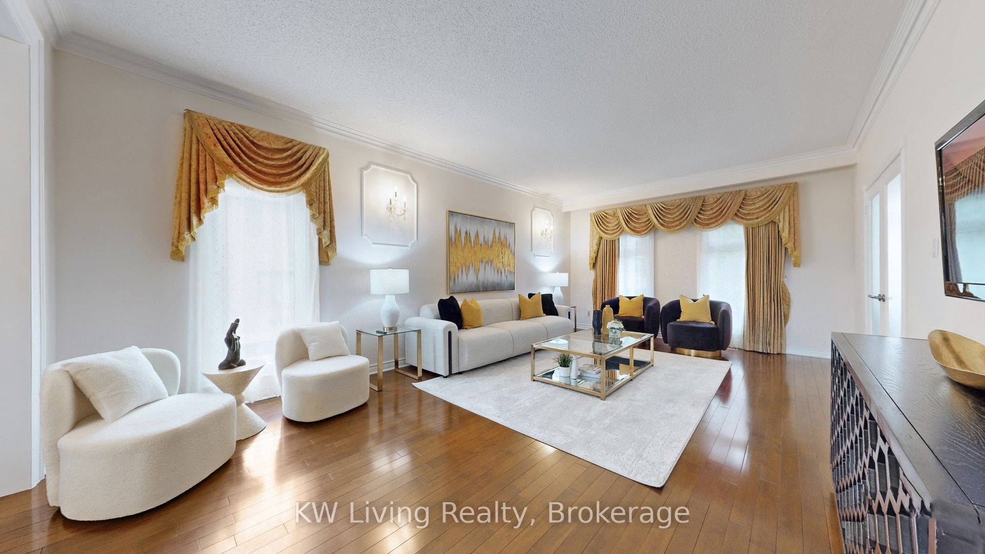 19 Spadina Road Property Photo 4