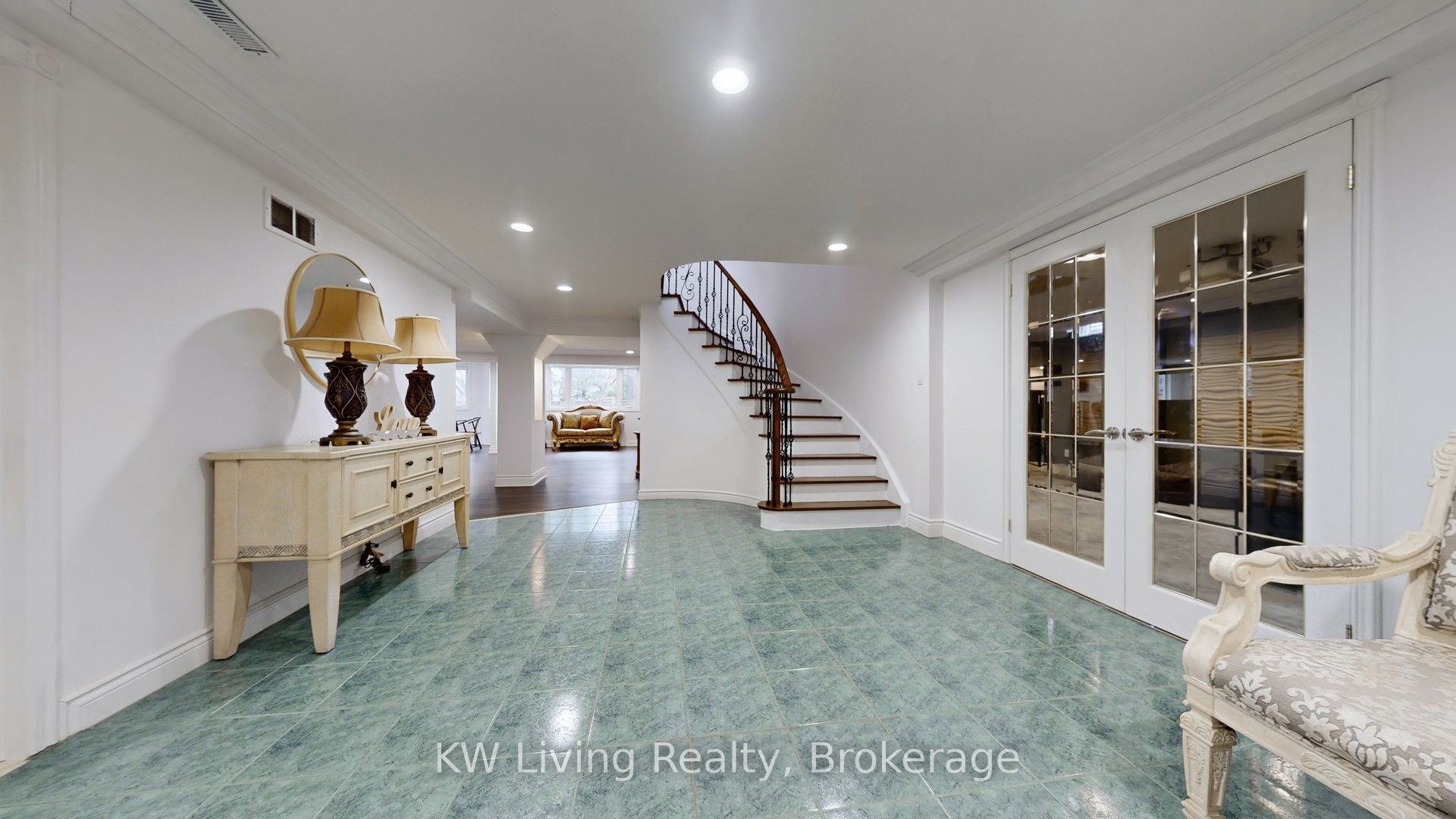 19 Spadina Road Property Photo 37