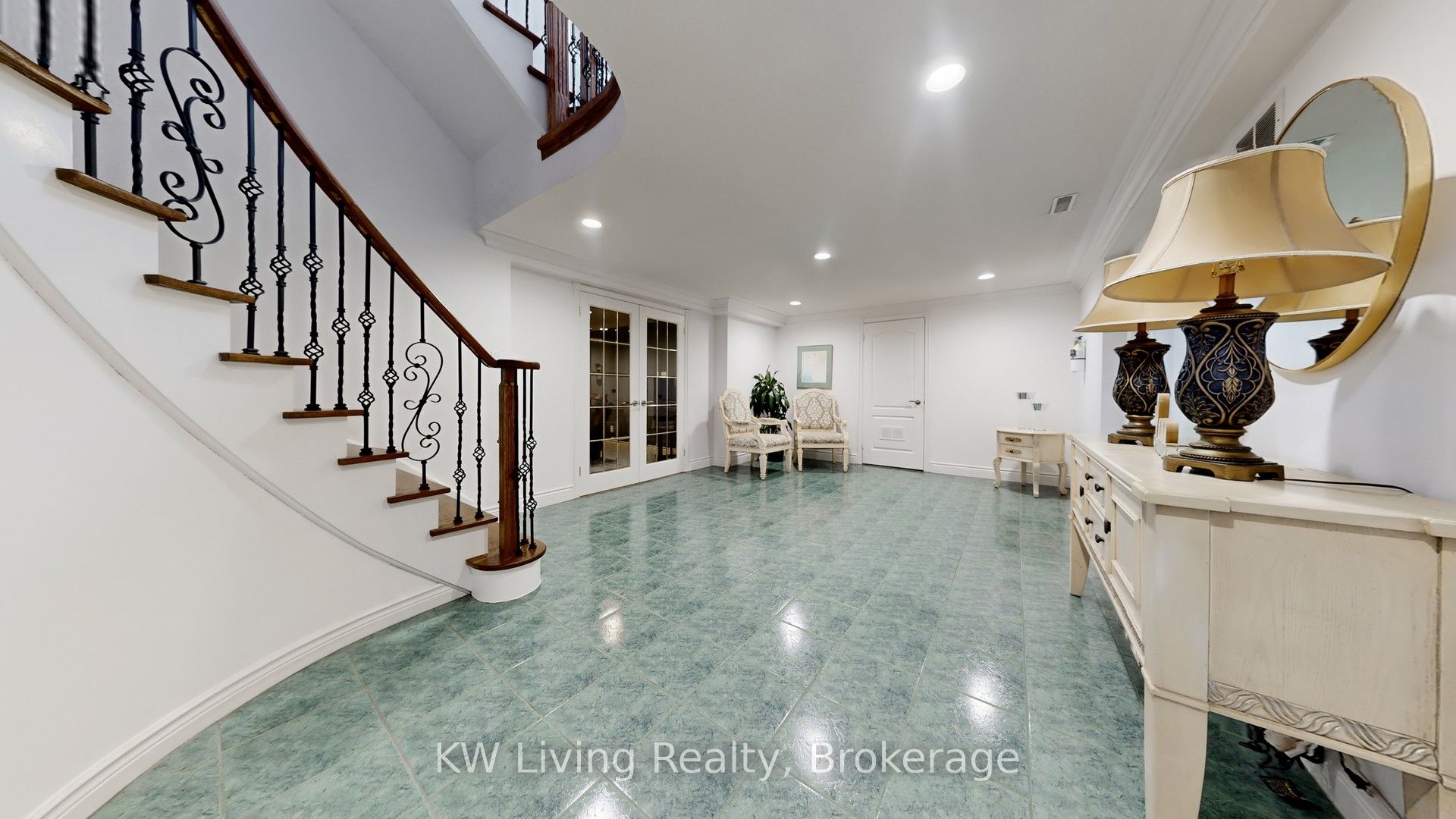 19 Spadina Road Property Photo 38