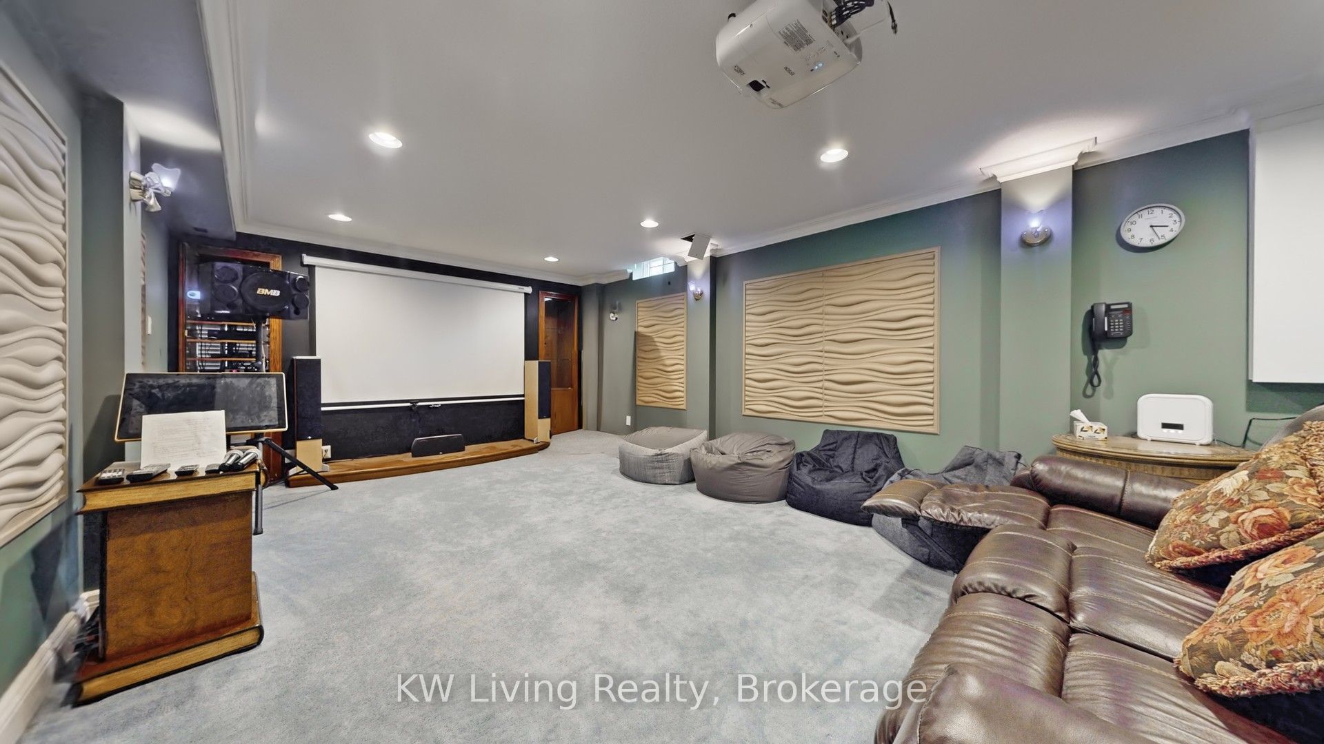 19 Spadina Road Property Photo 44