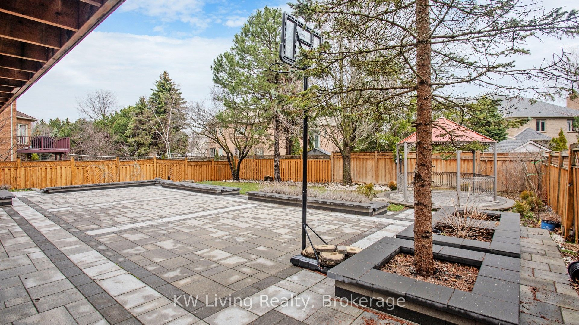 19 Spadina Road Property Photo 48