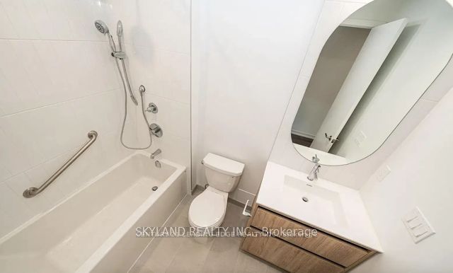 7950 Bathurst Street 2503 Property Photo 14