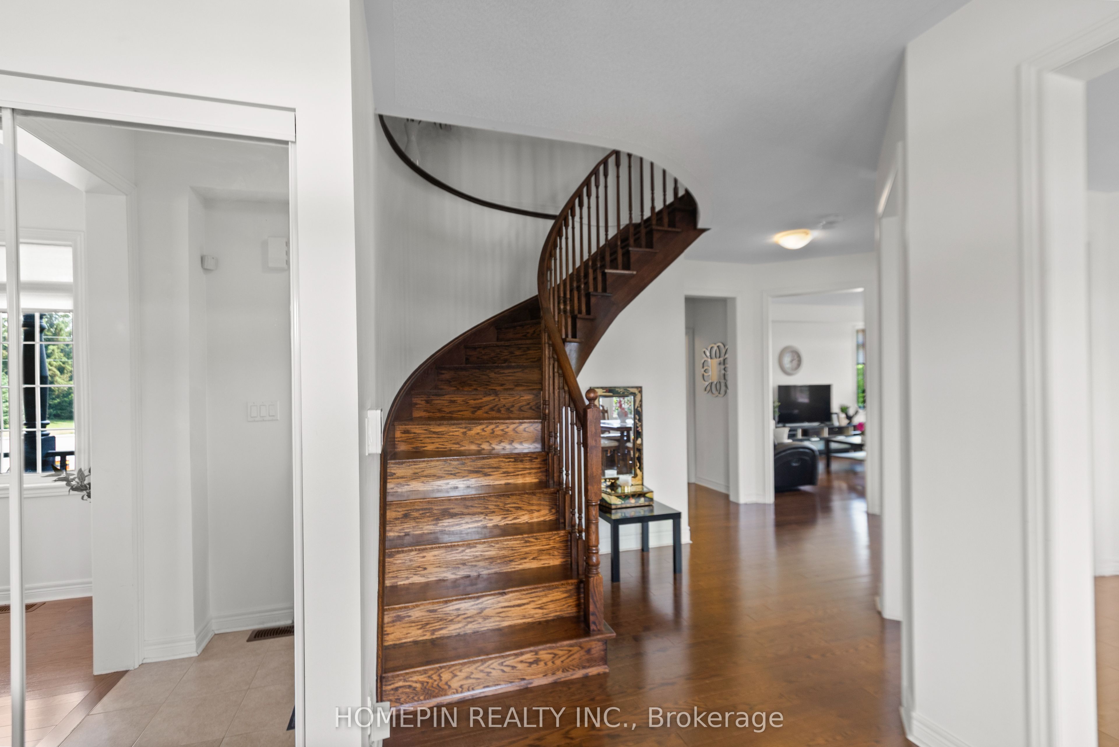 1 Treetops Boulevard Property Photo 3