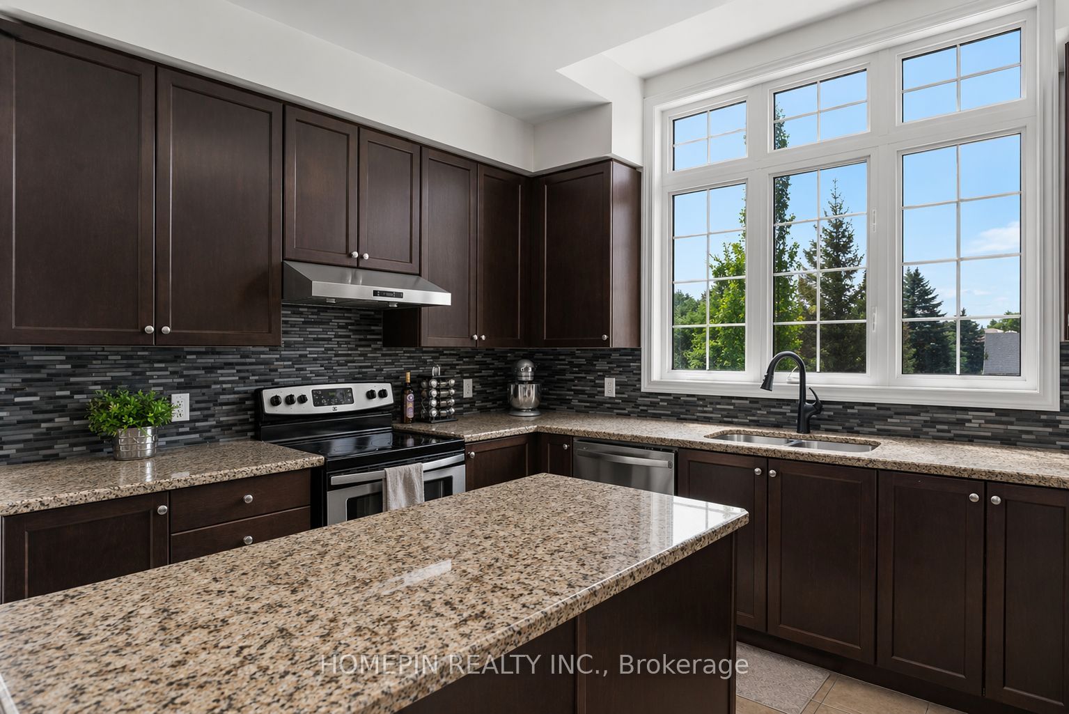 1 Treetops Boulevard Property Photo 9
