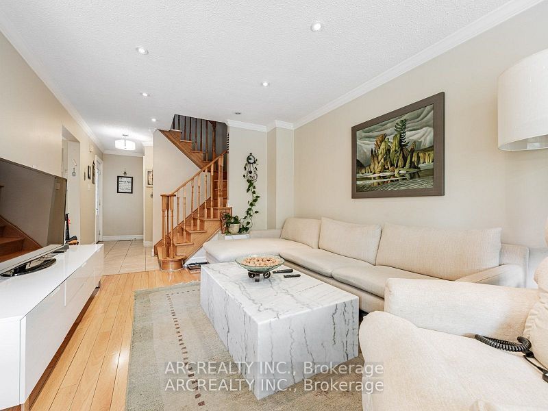 49 White Boulevard Property Photo 1