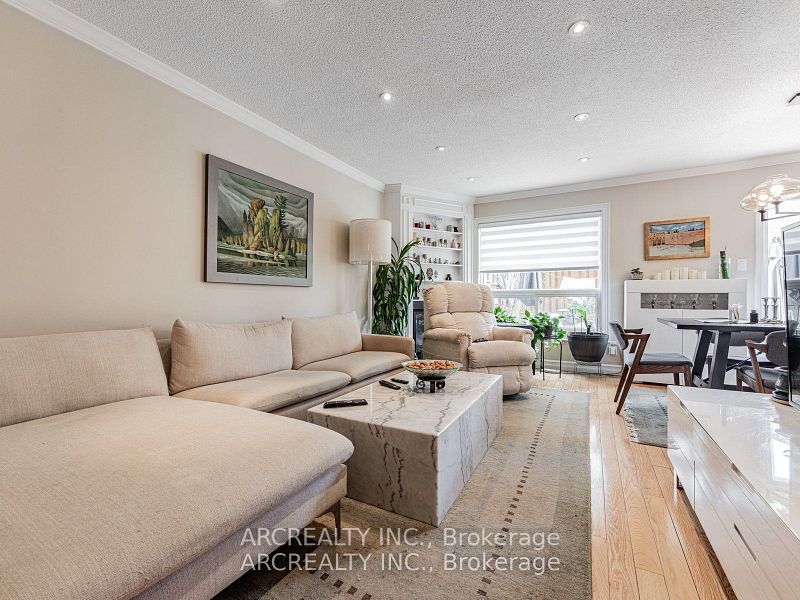 49 White Boulevard Property Photo 2