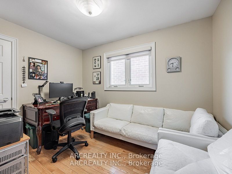 49 White Boulevard Property Photo 7