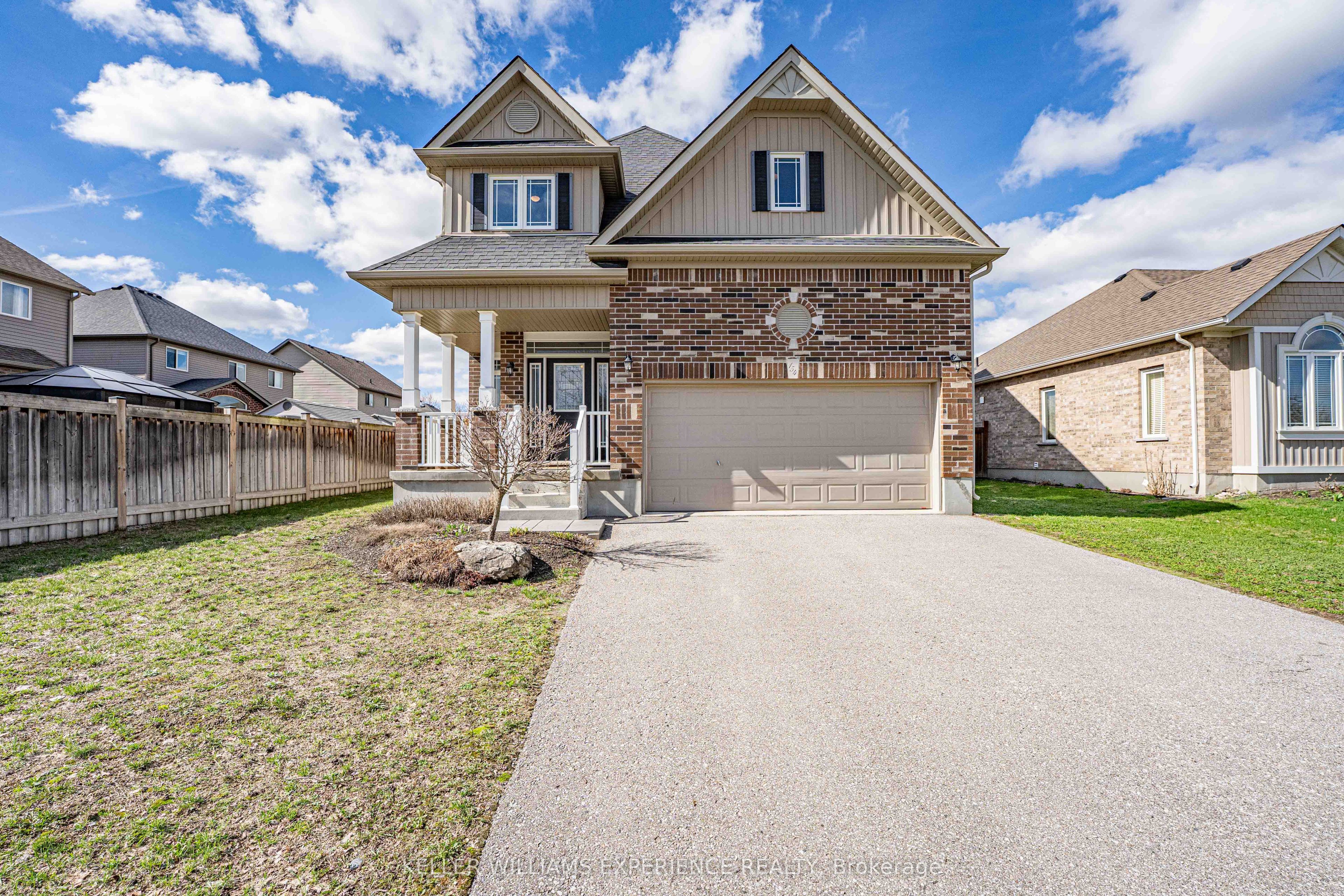 154 Arnold Crescent Property Photo 1