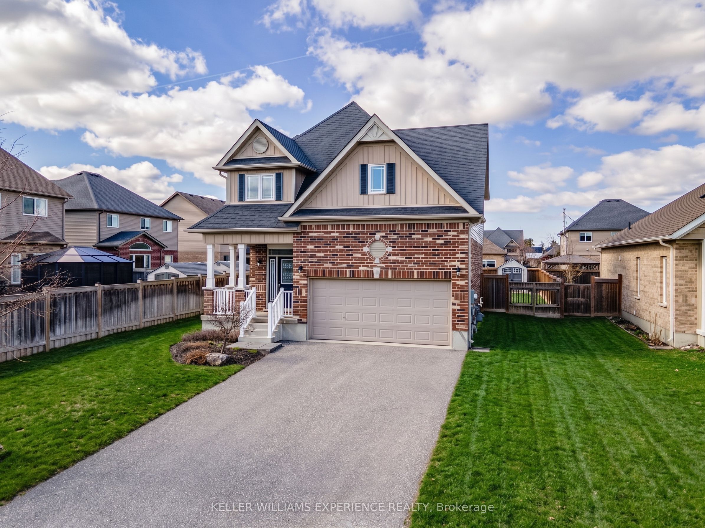154 Arnold Crescent Property Photo 2