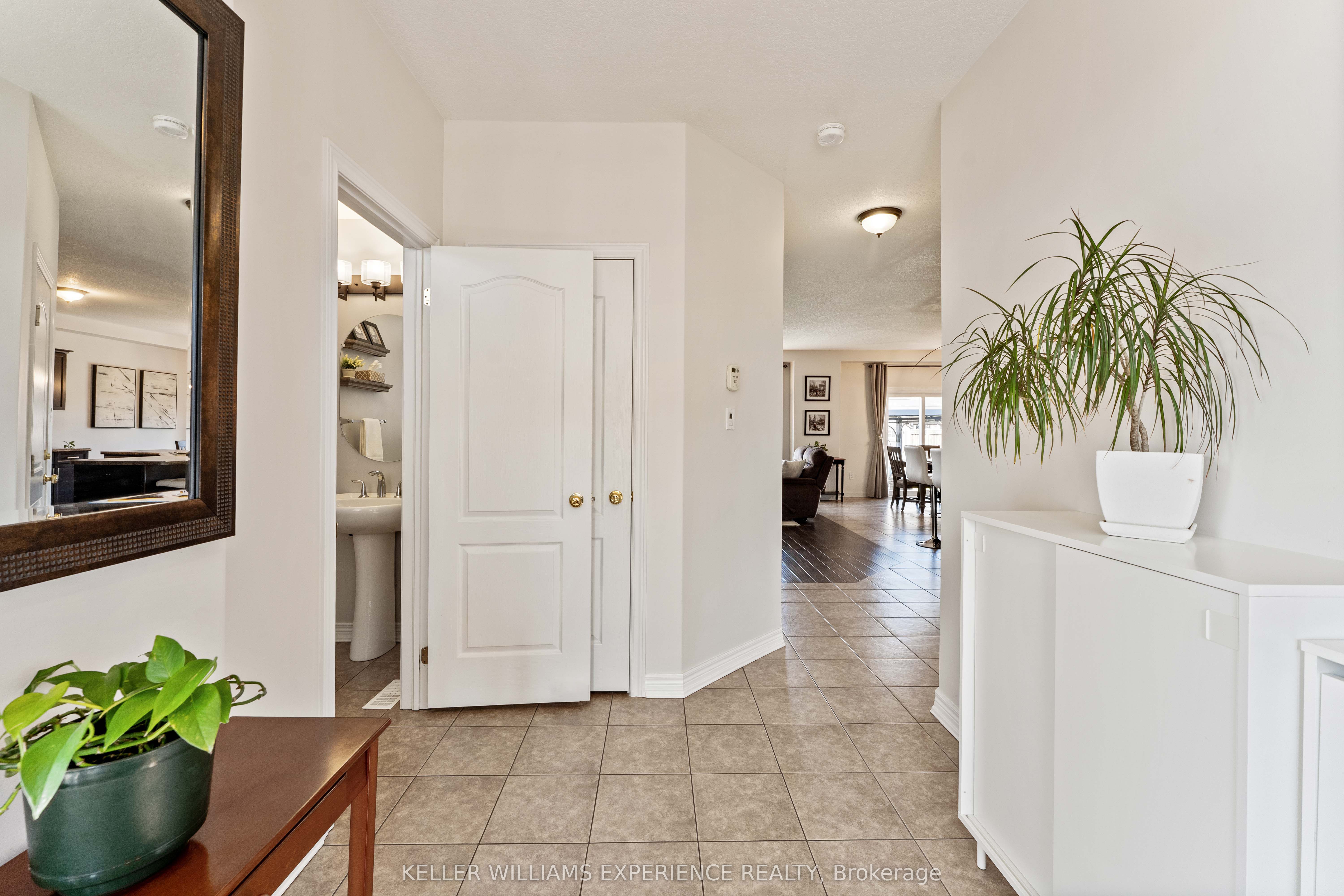 154 Arnold Crescent Property Photo 3