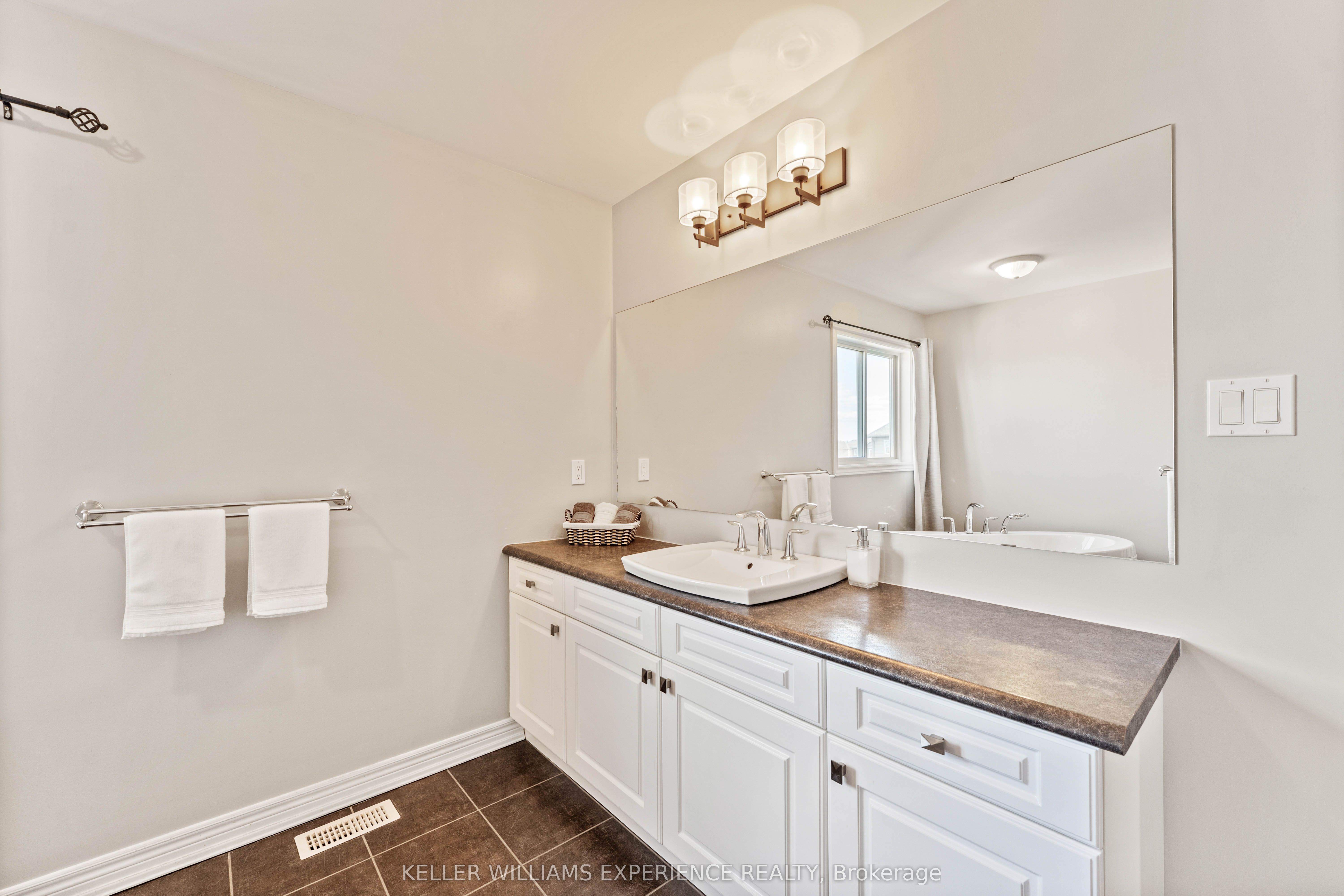 154 Arnold Crescent Property Photo 18